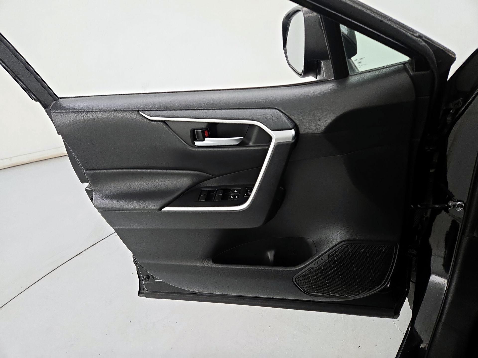 Thumbnail: 2021 Toyota RAV4 - 12