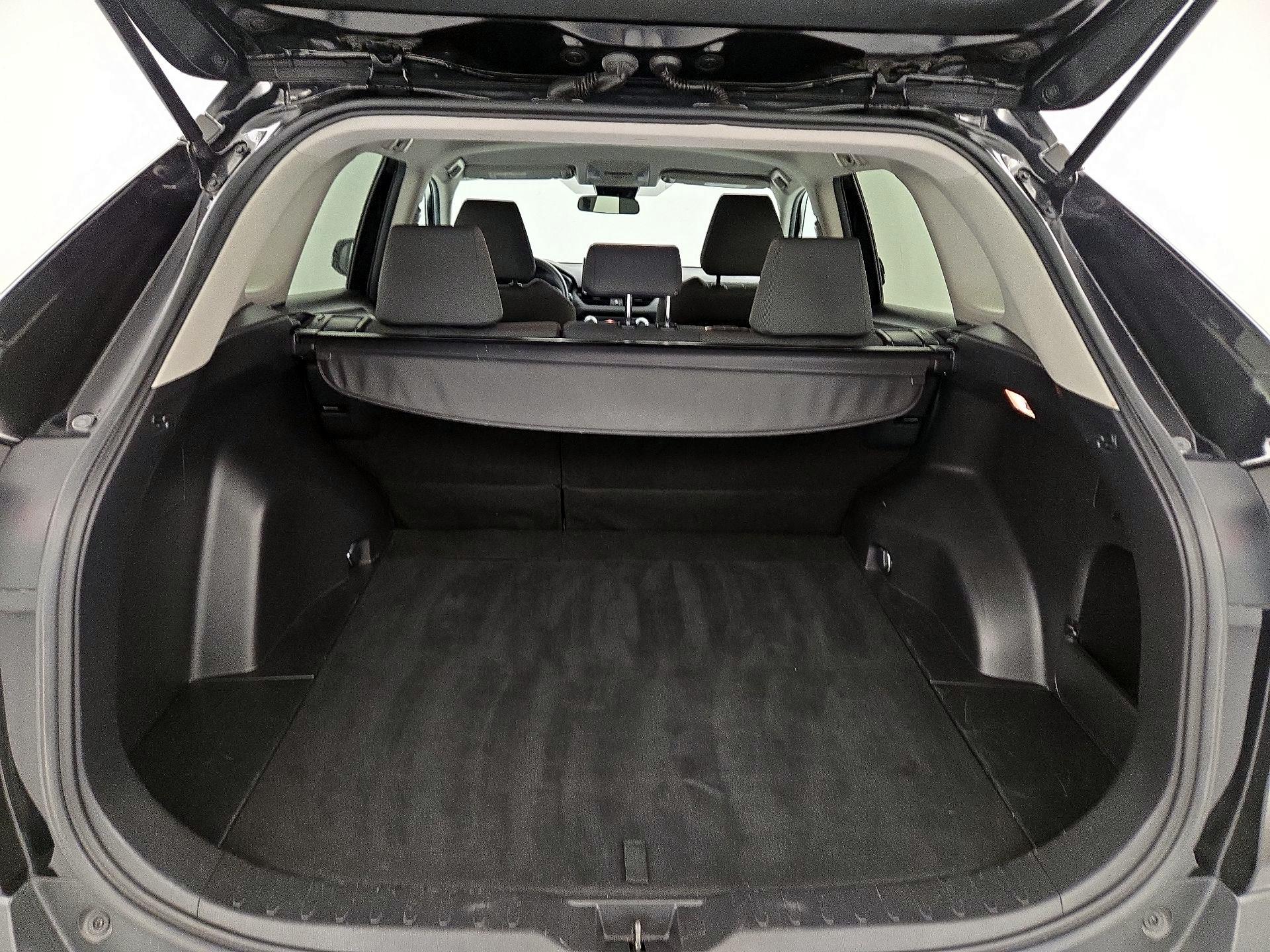 Thumbnail: 2021 Toyota RAV4 - 20