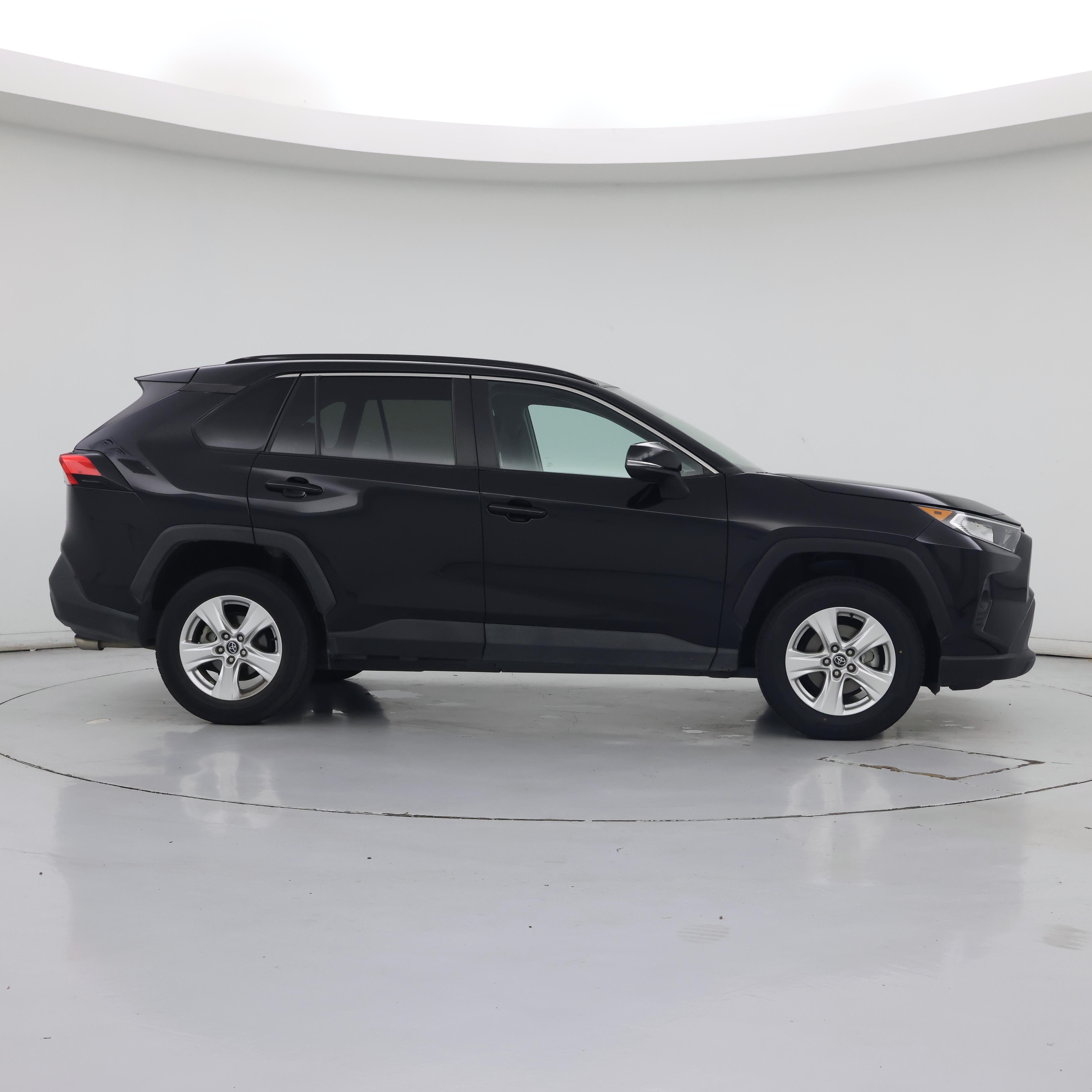 Thumbnail: 2021 Toyota RAV4 - 7