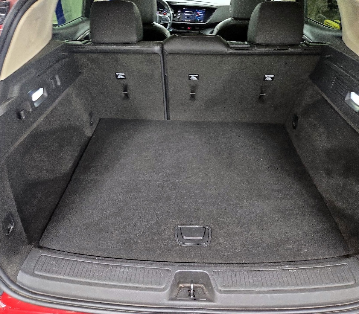 Trunk/Cargo (Seats Up)