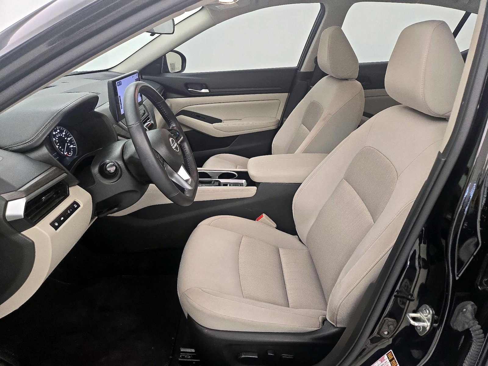 2024 Nissan Altima SV - Photo 12