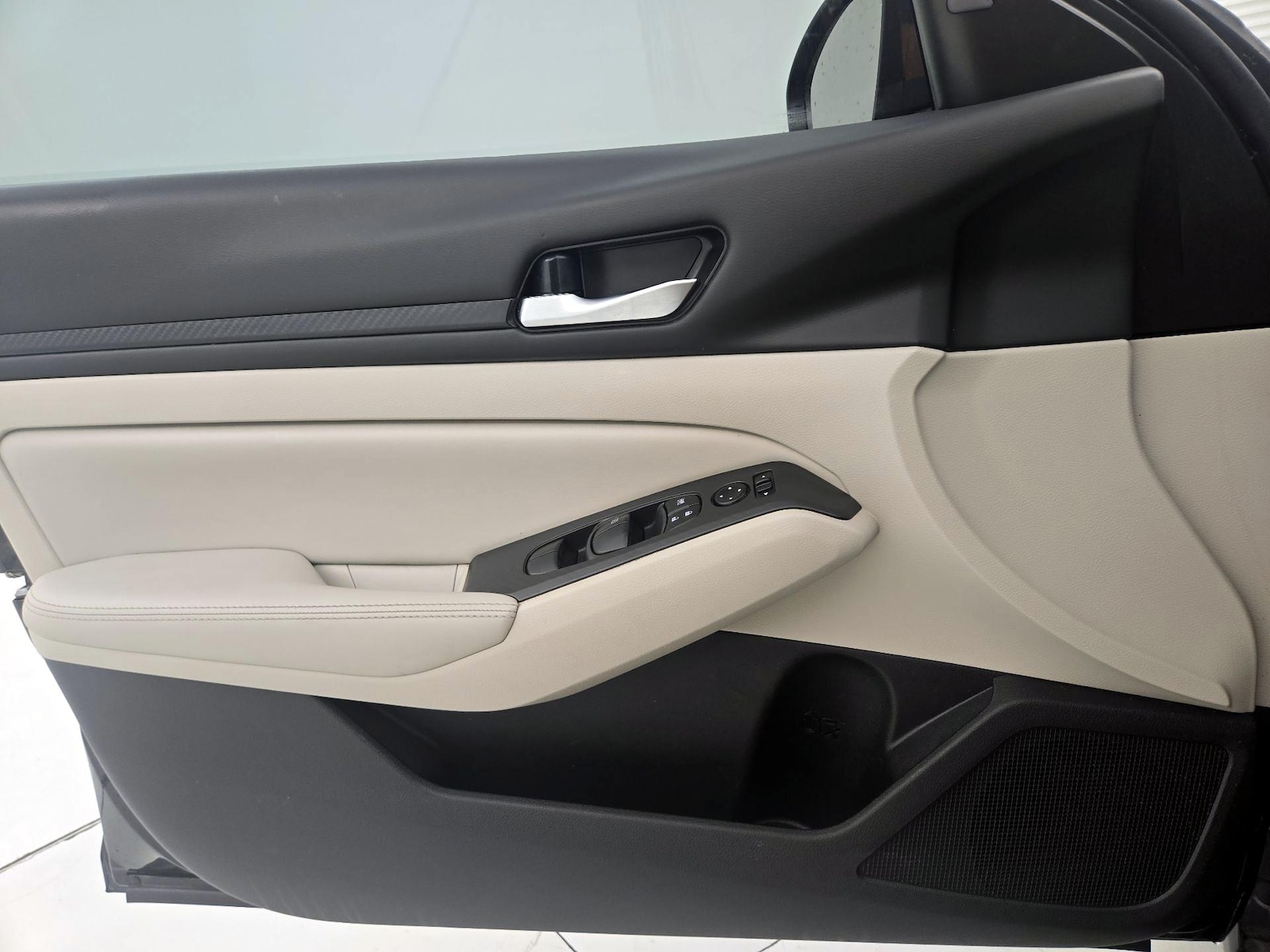 2024 Nissan Altima SV - Photo 13