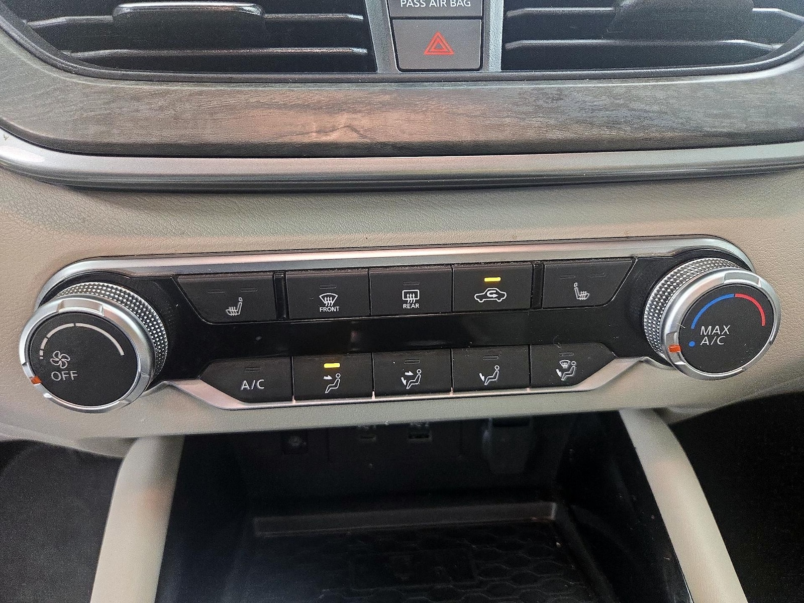 2024 Nissan Altima SV - Photo 18