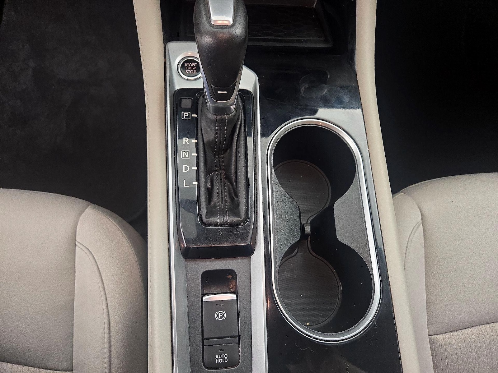 2024 Nissan Altima SV - Photo 19