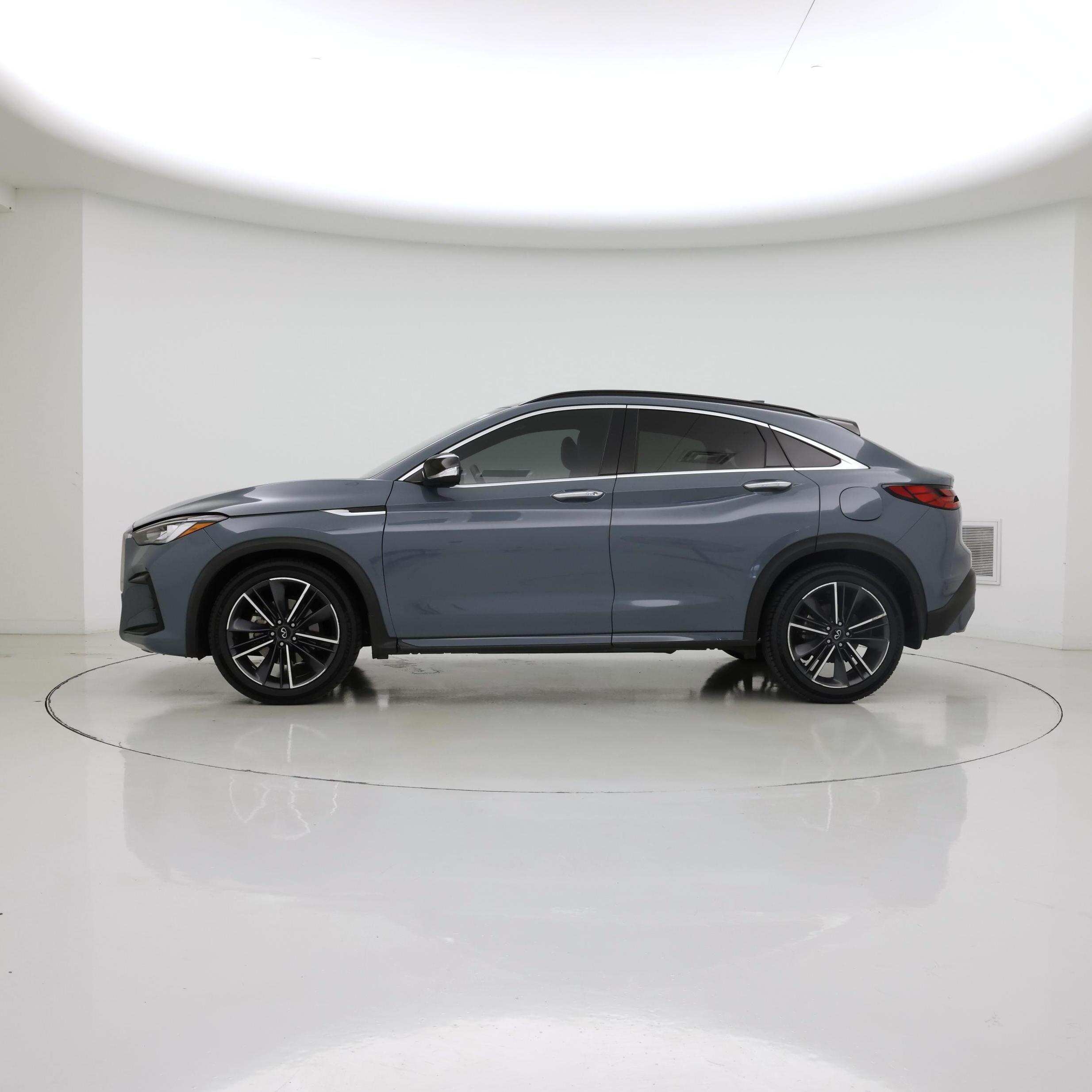 Thumbnail: 2023 INFINITI QX55 - 3