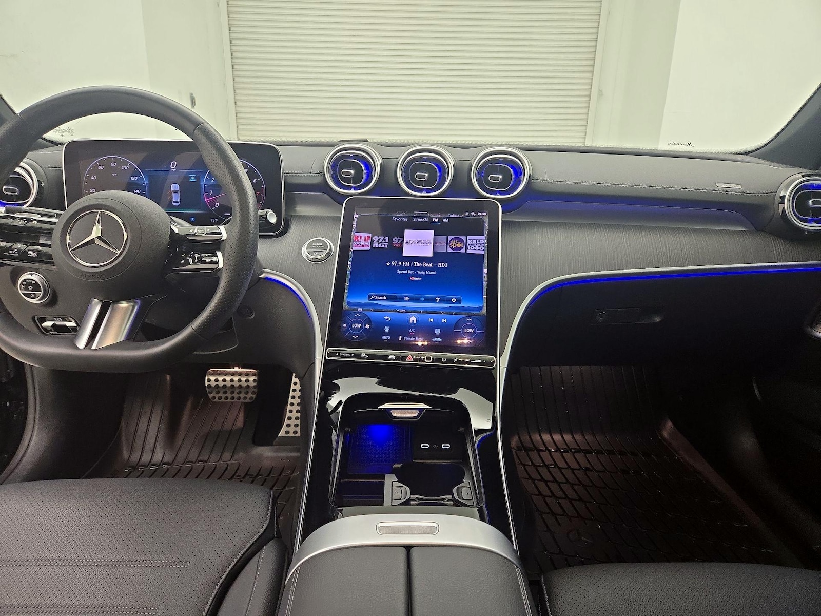 2025 Mercedes-Benz C-Class Sedan C 300 - Photo 10