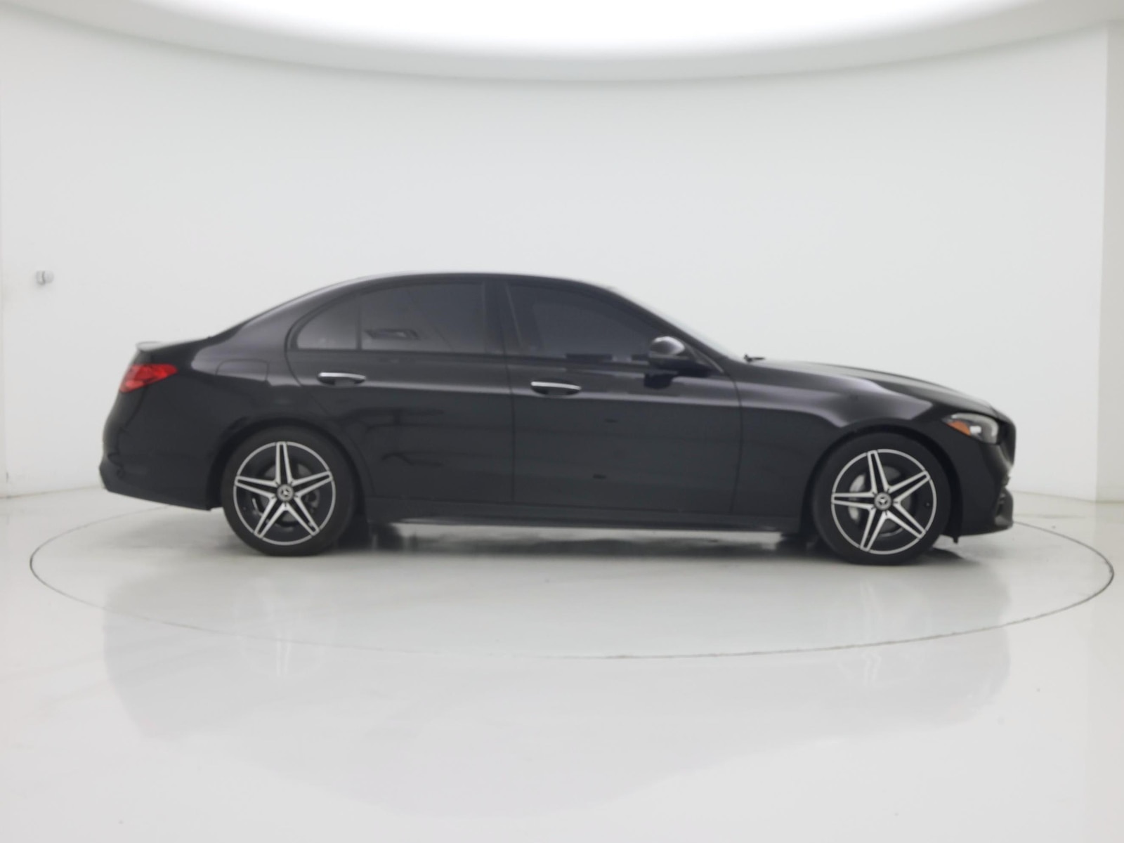 2025 Mercedes-Benz C-Class Sedan C 300 - Photo 8