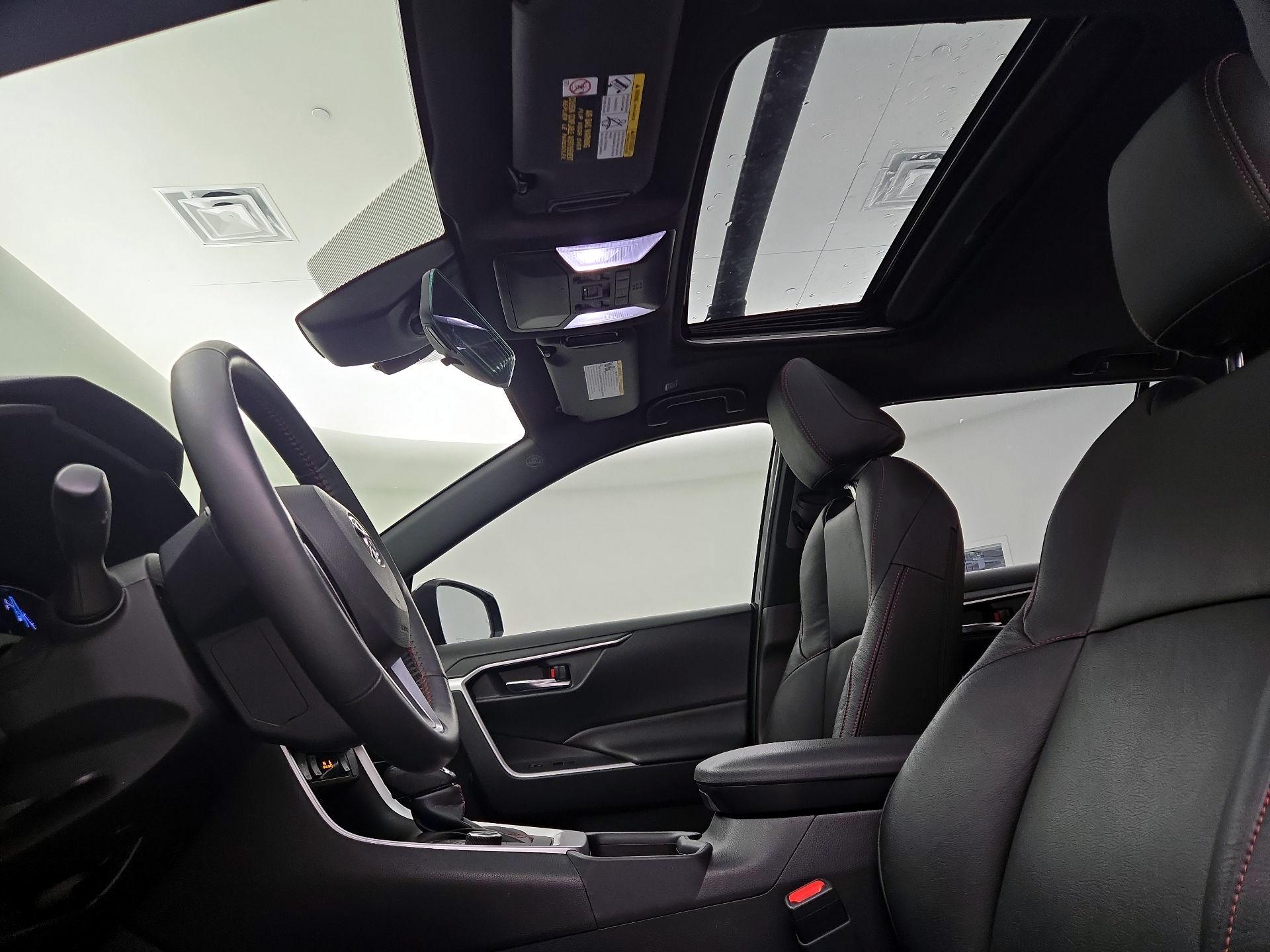 Thumbnail: 2023 Toyota RAV4 - 20