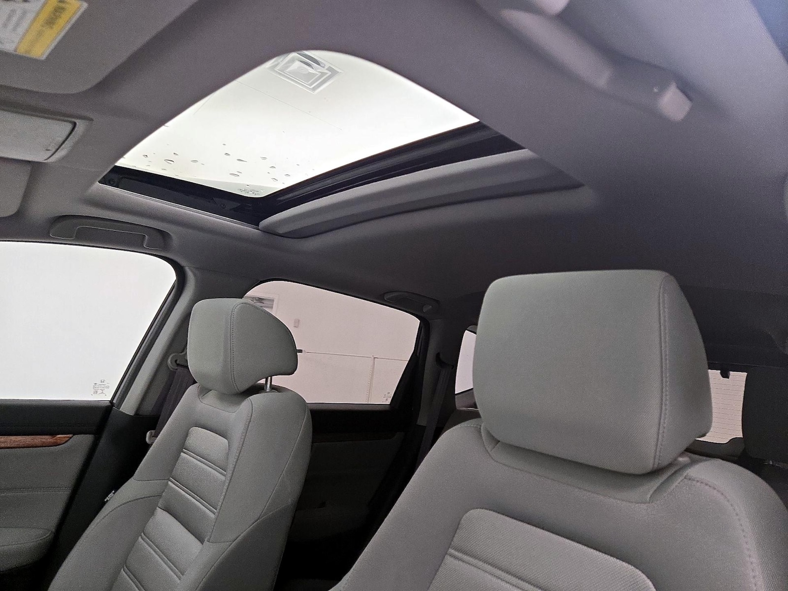 Sunroof(s) & Overhead Airbags