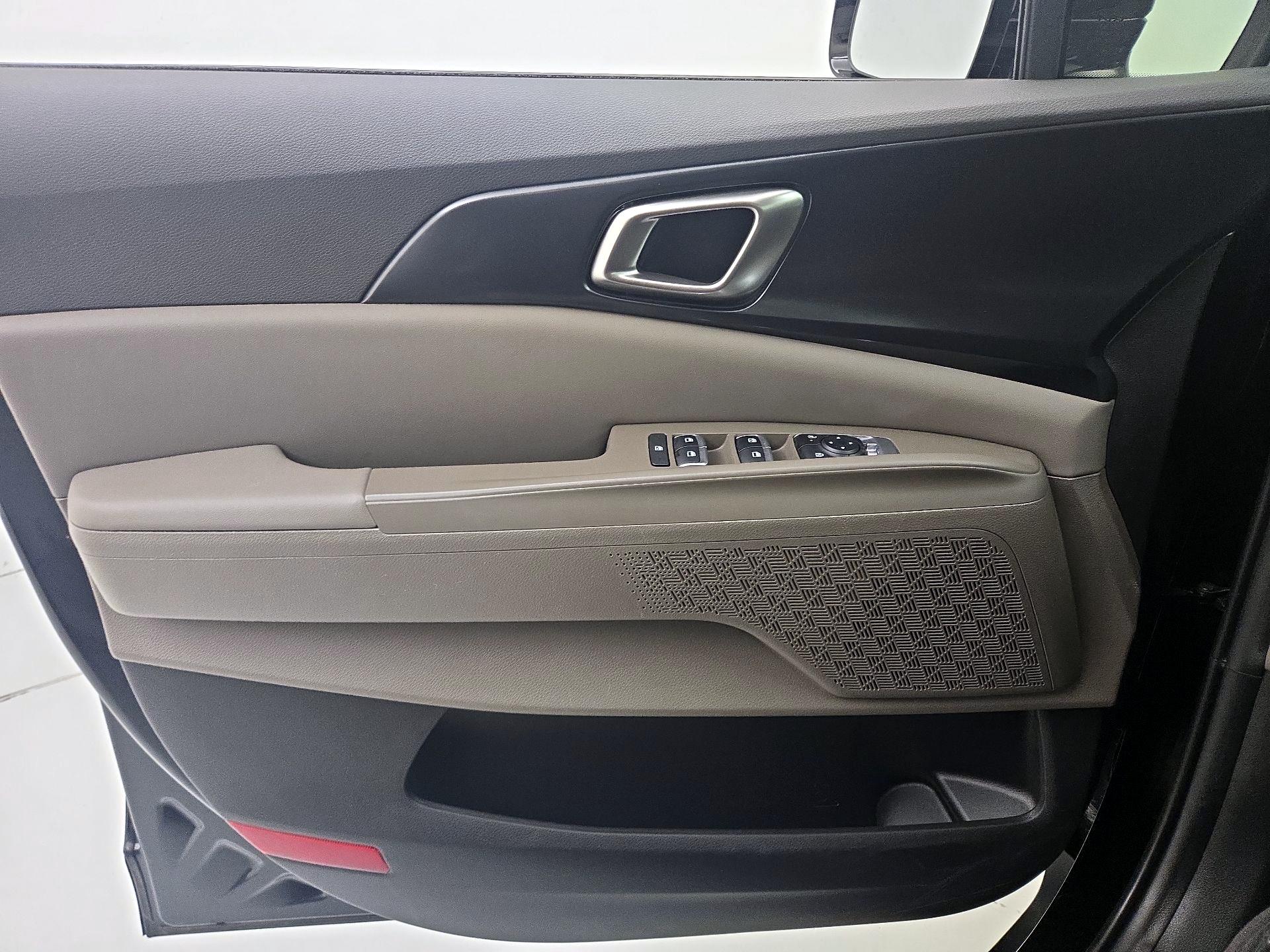 Thumbnail: 2025 Kia Carnival - 12