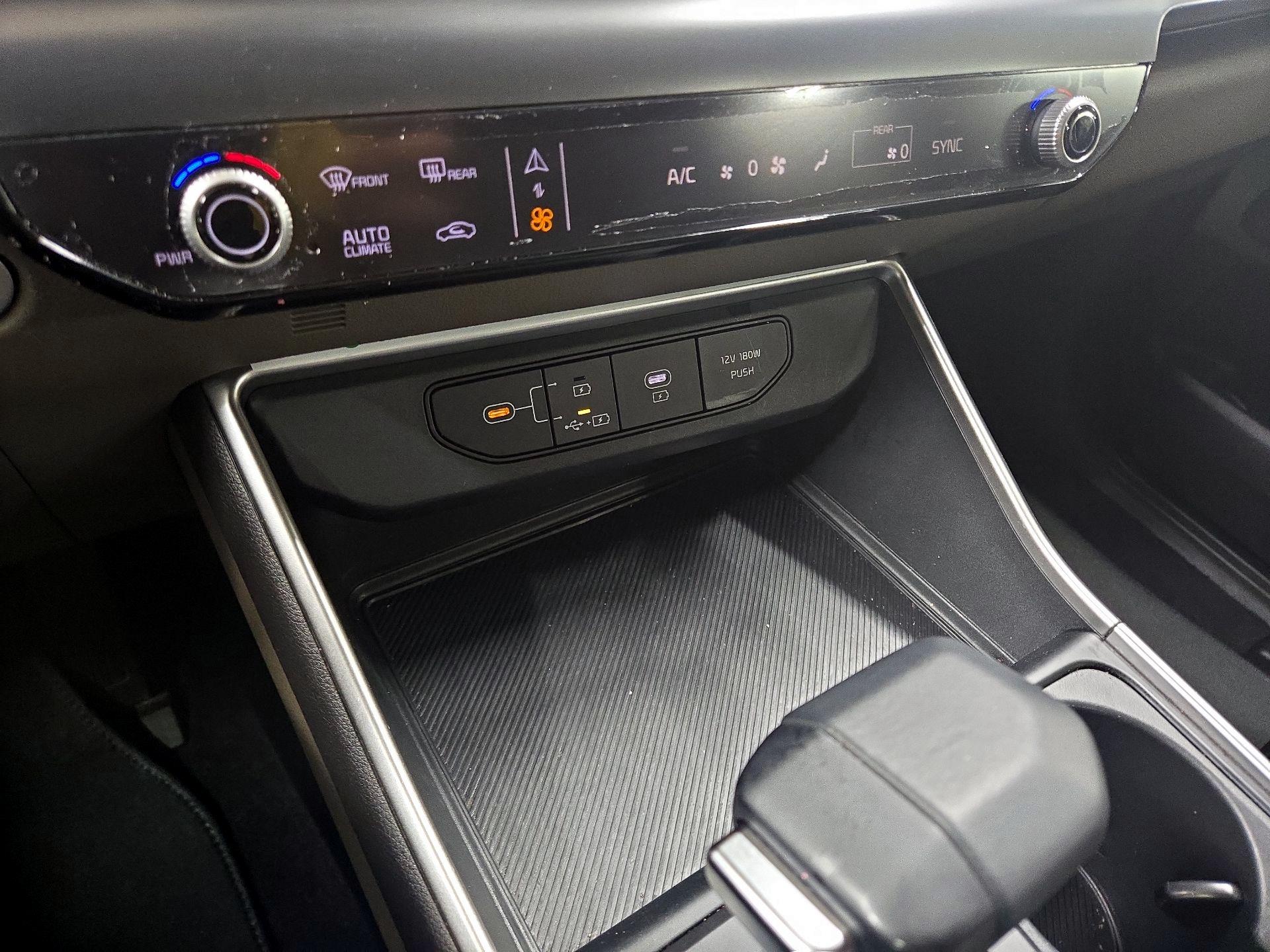 Thumbnail: 2025 Kia Carnival - 17