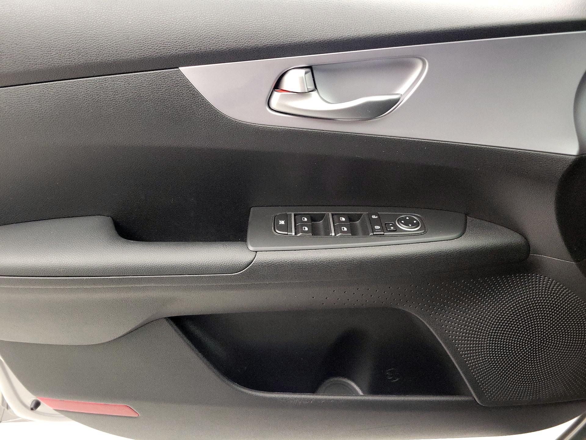 Thumbnail: 2024 Kia Forte - 12