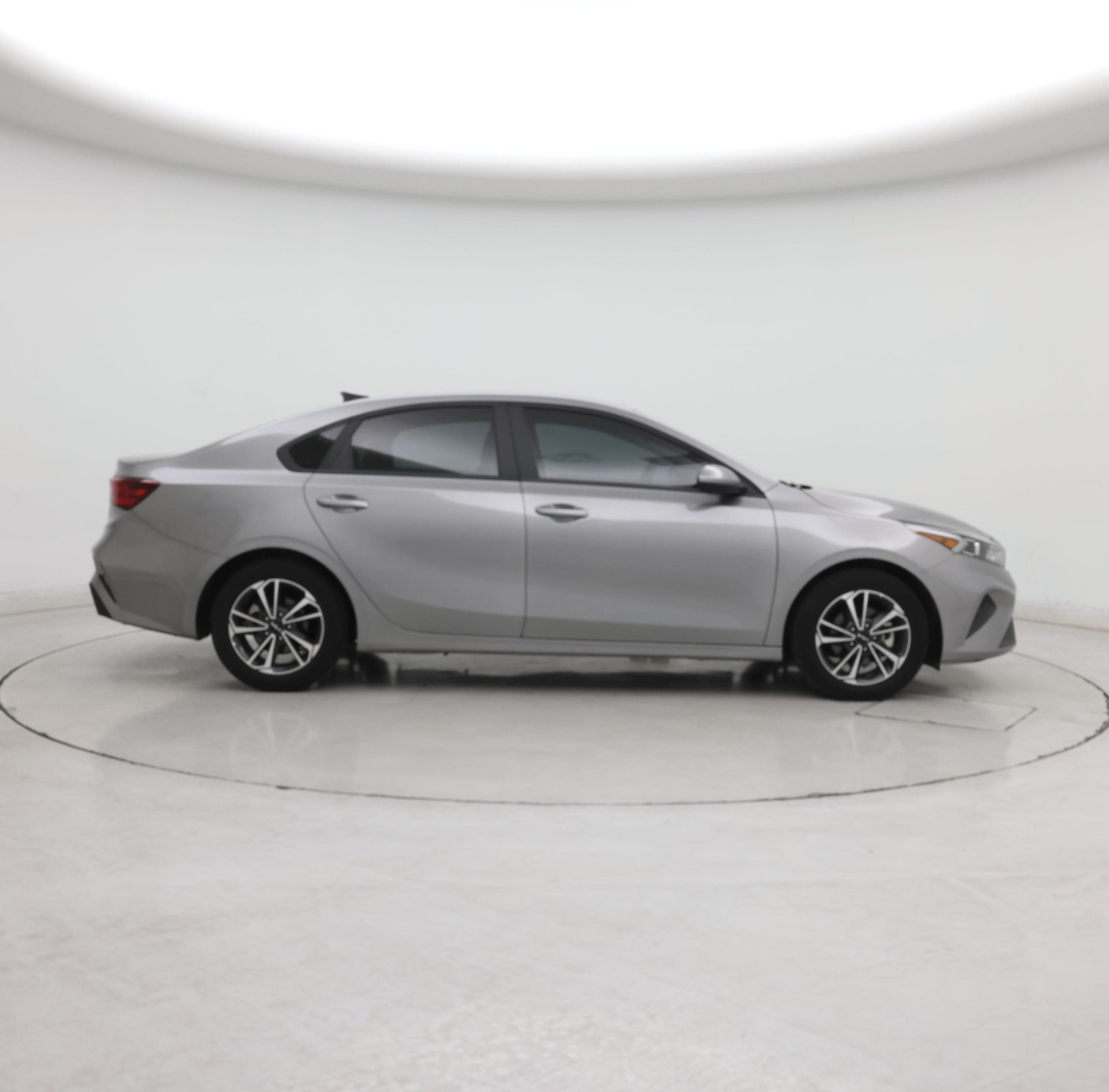 Thumbnail: 2024 Kia Forte - 7