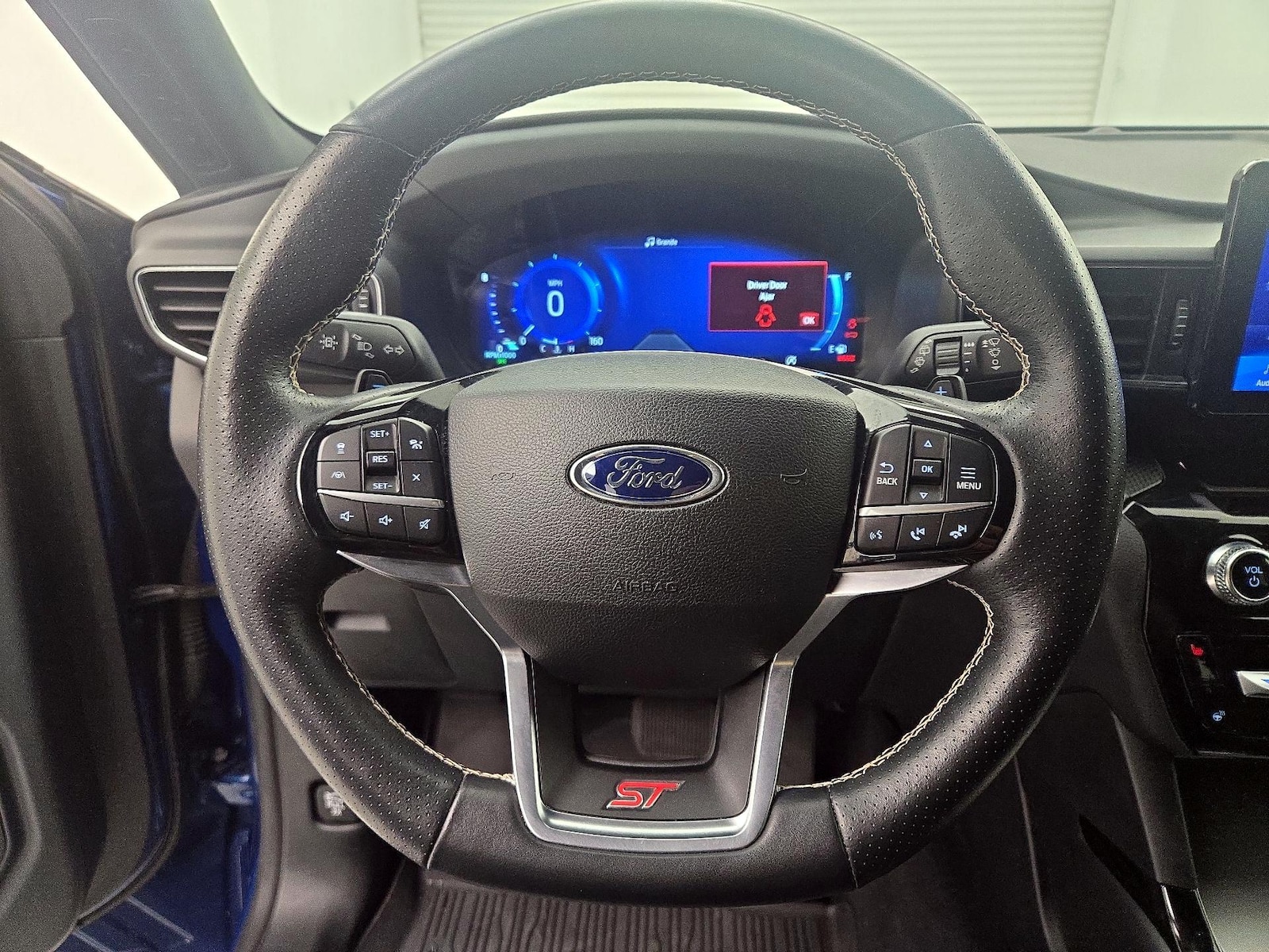2022 Ford Explorer ST - Photo 11