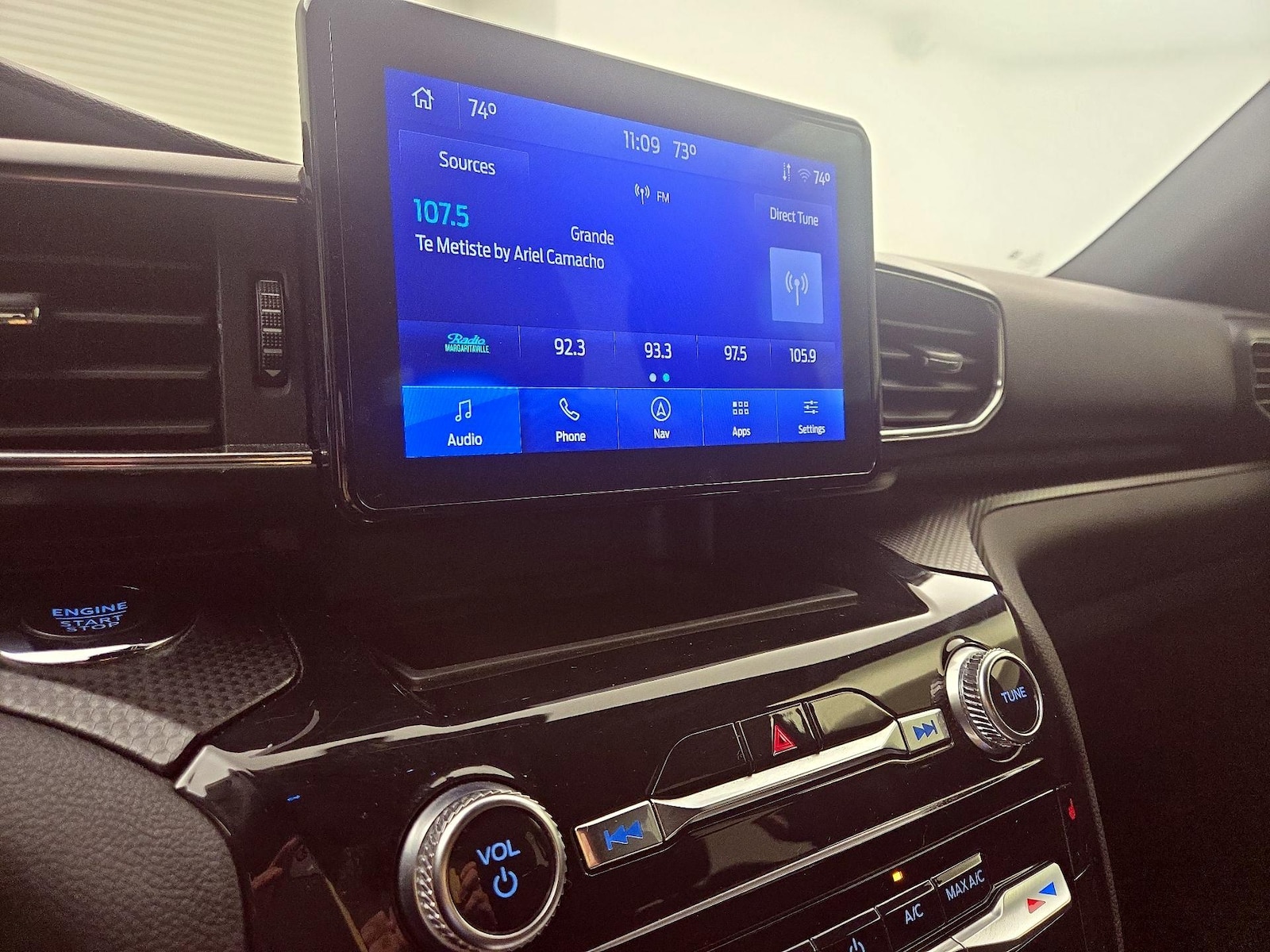 2022 Ford Explorer ST - Photo 17
