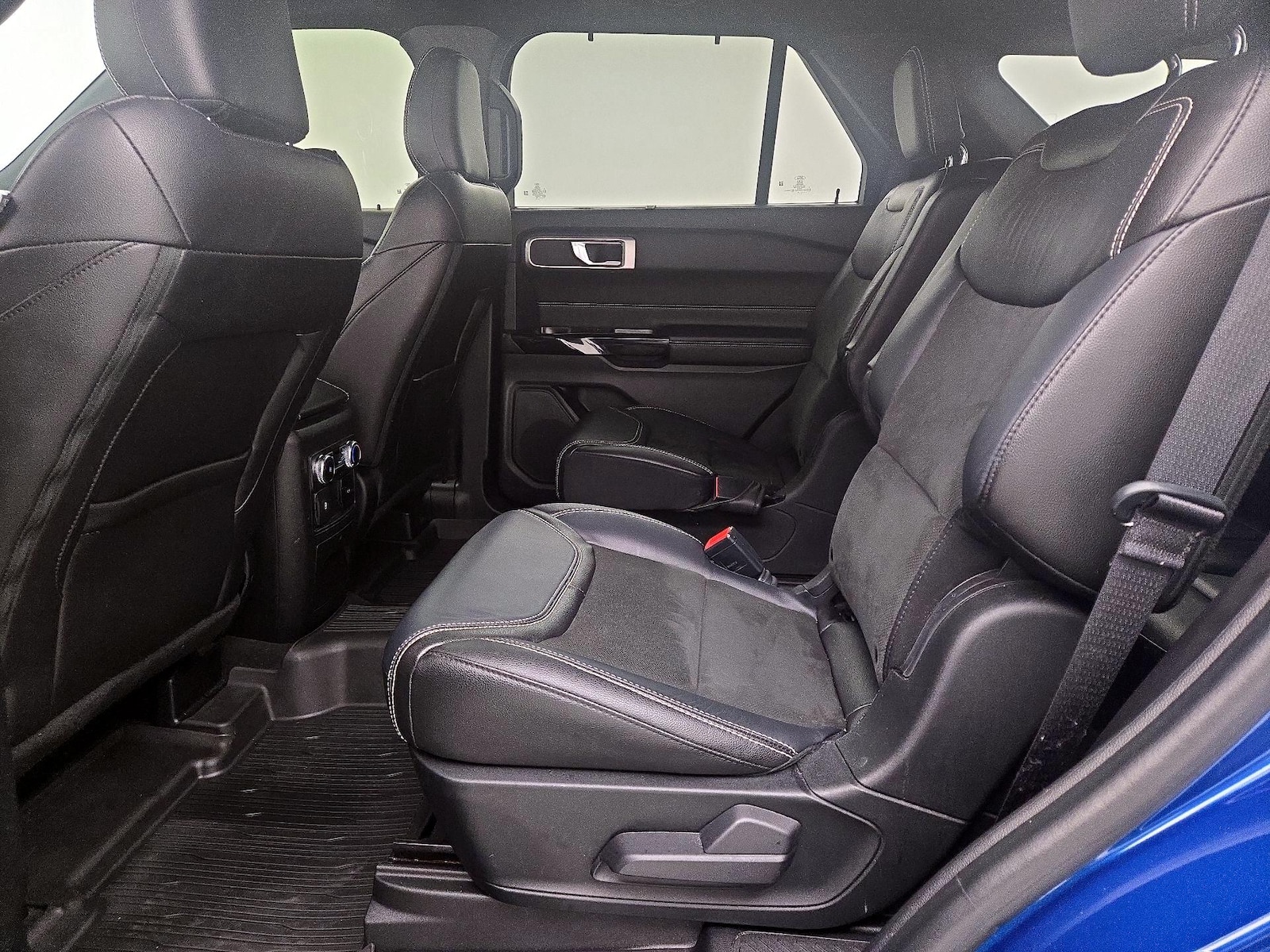 2022 Ford Explorer ST - Photo 22