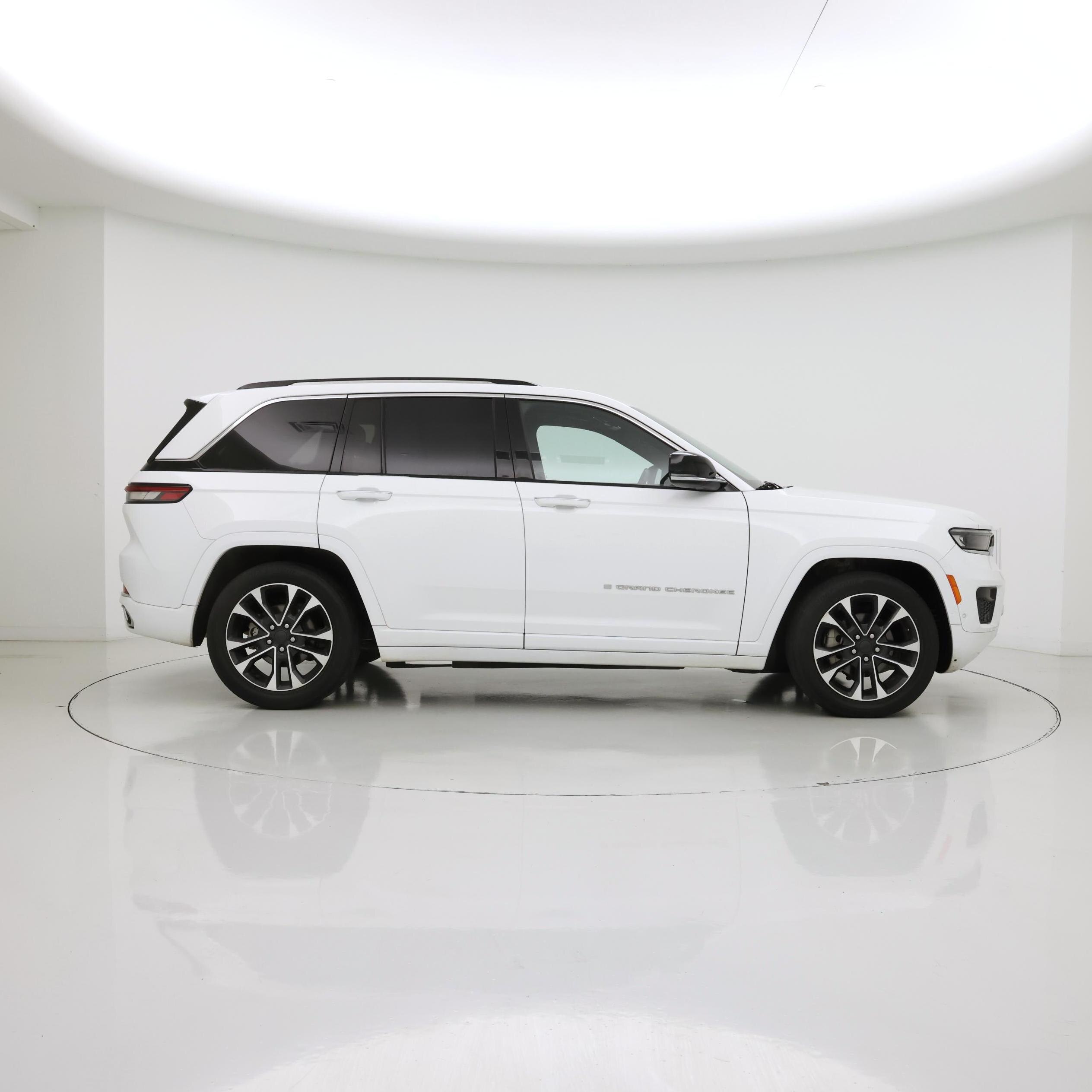 Thumbnail: 2023 Jeep Grand Cherokee - 7