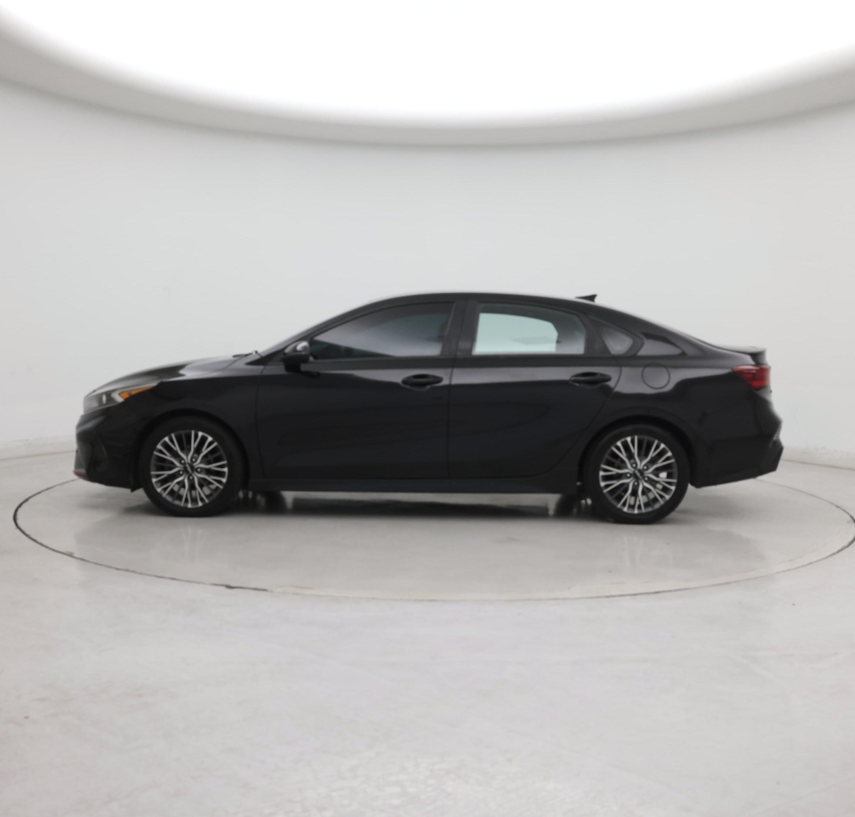 Thumbnail: 2023 Kia Forte - 3