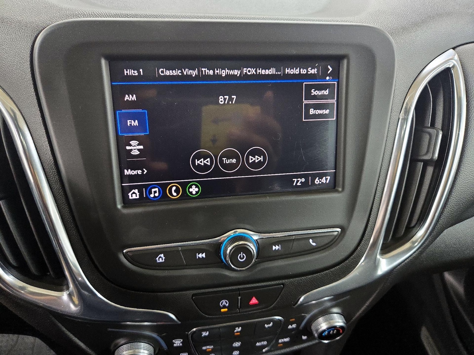 2022 Chevrolet Equinox LT - Photo 16