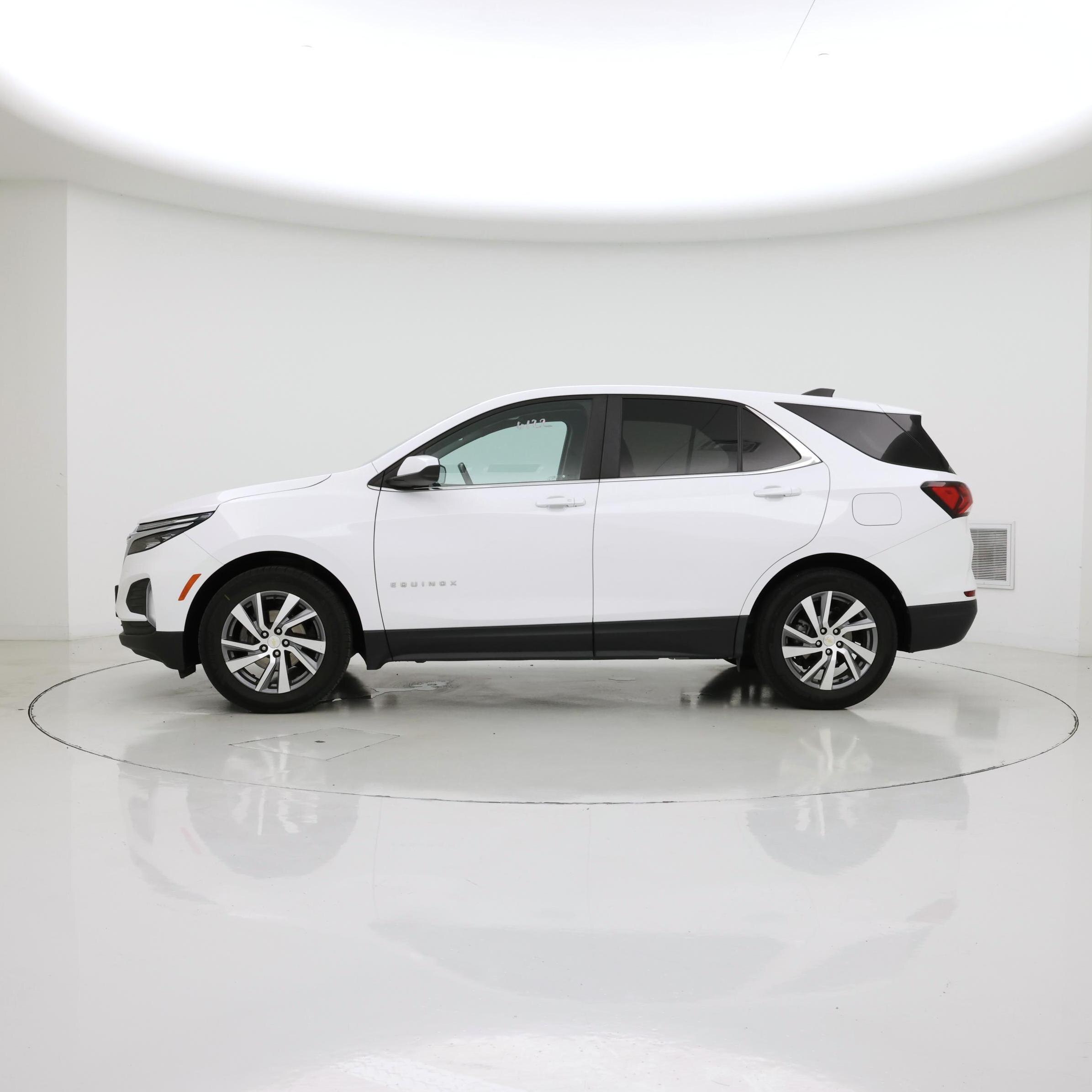 Thumbnail: 2022 Chevrolet Equinox - 3