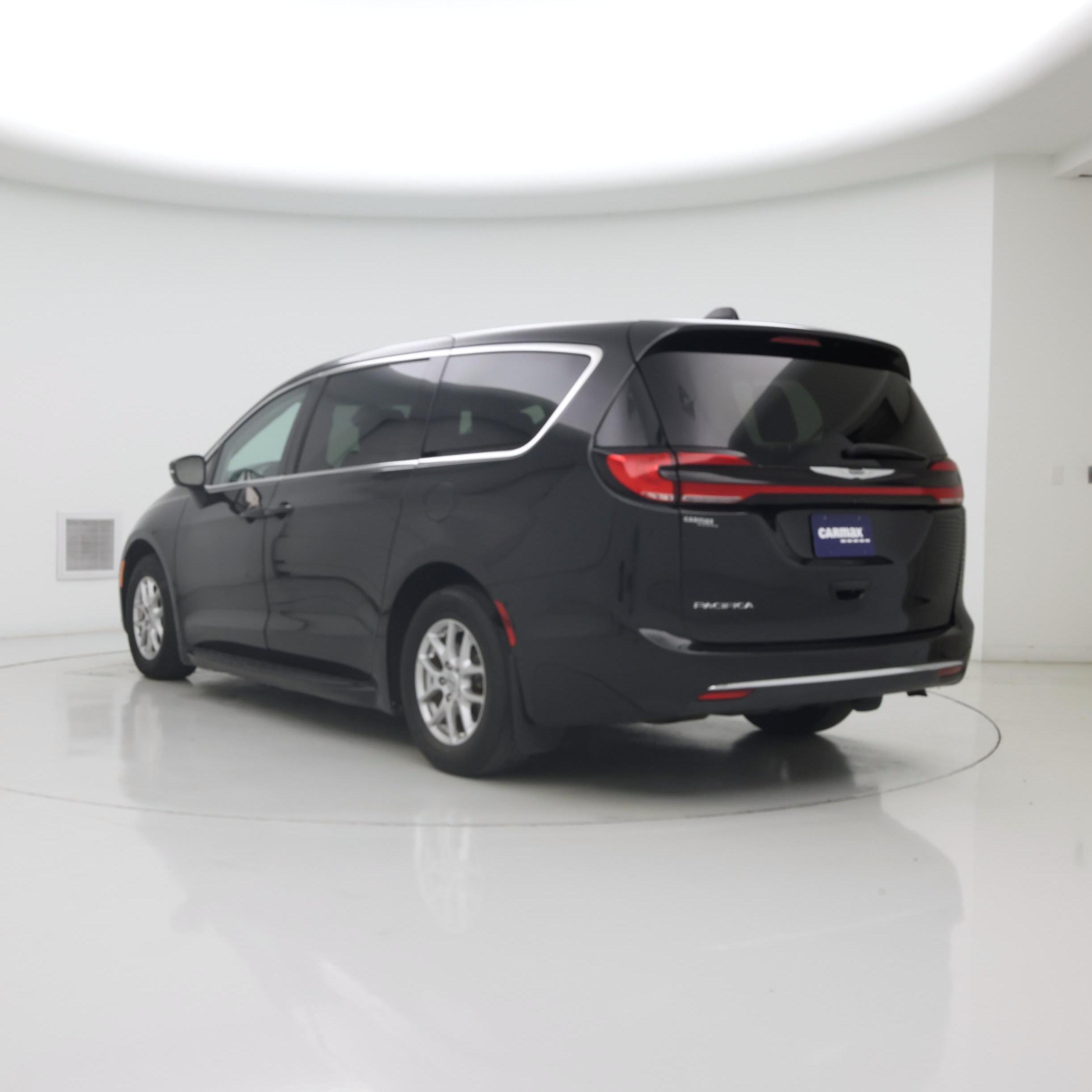 Thumbnail: 2023 Chrysler Pacifica - 2