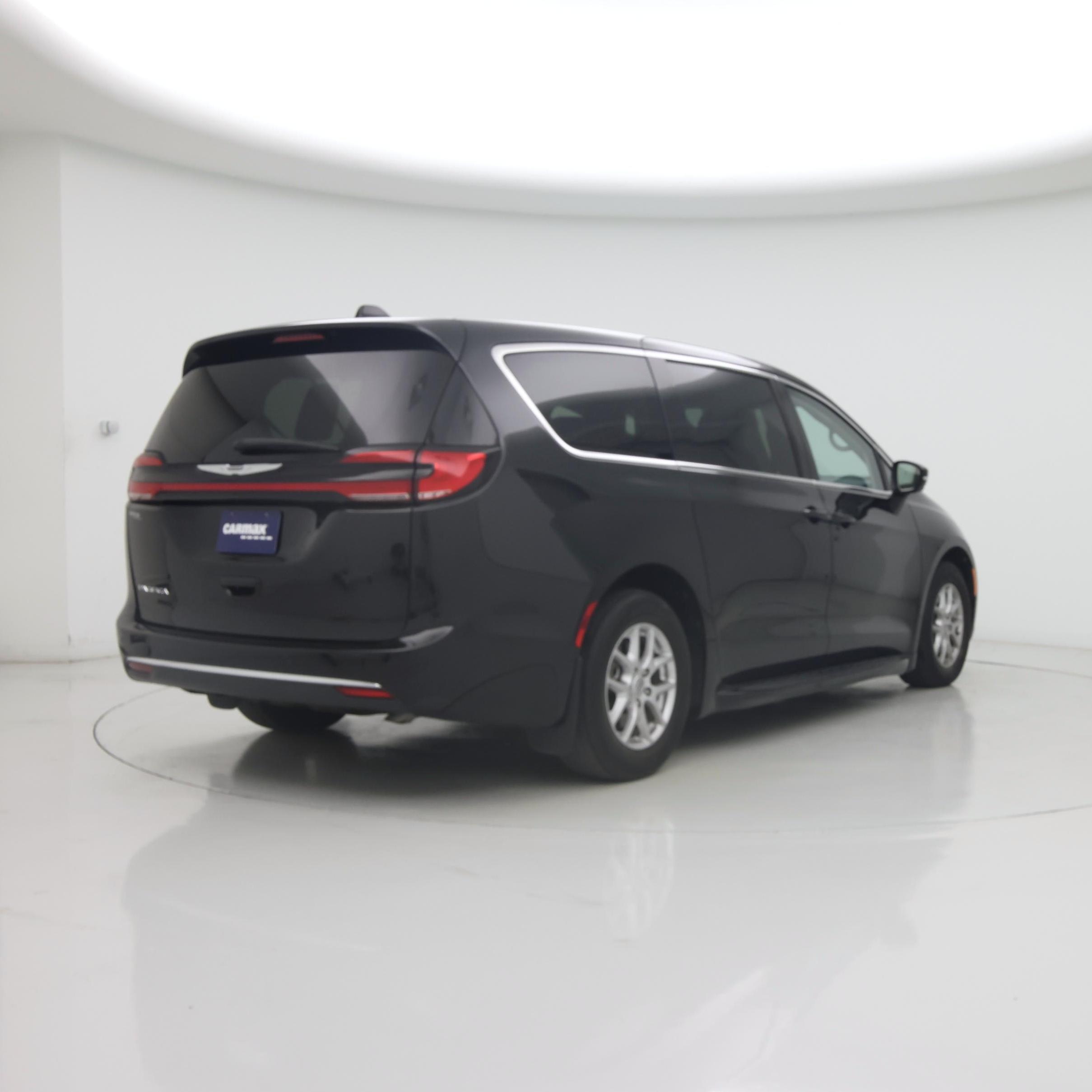 Thumbnail: 2023 Chrysler Pacifica - 8