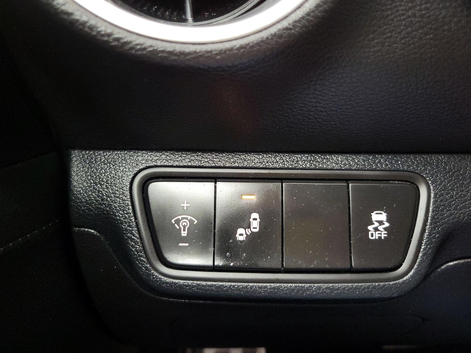 2024 Kia Forte GT-Line - Photo 14