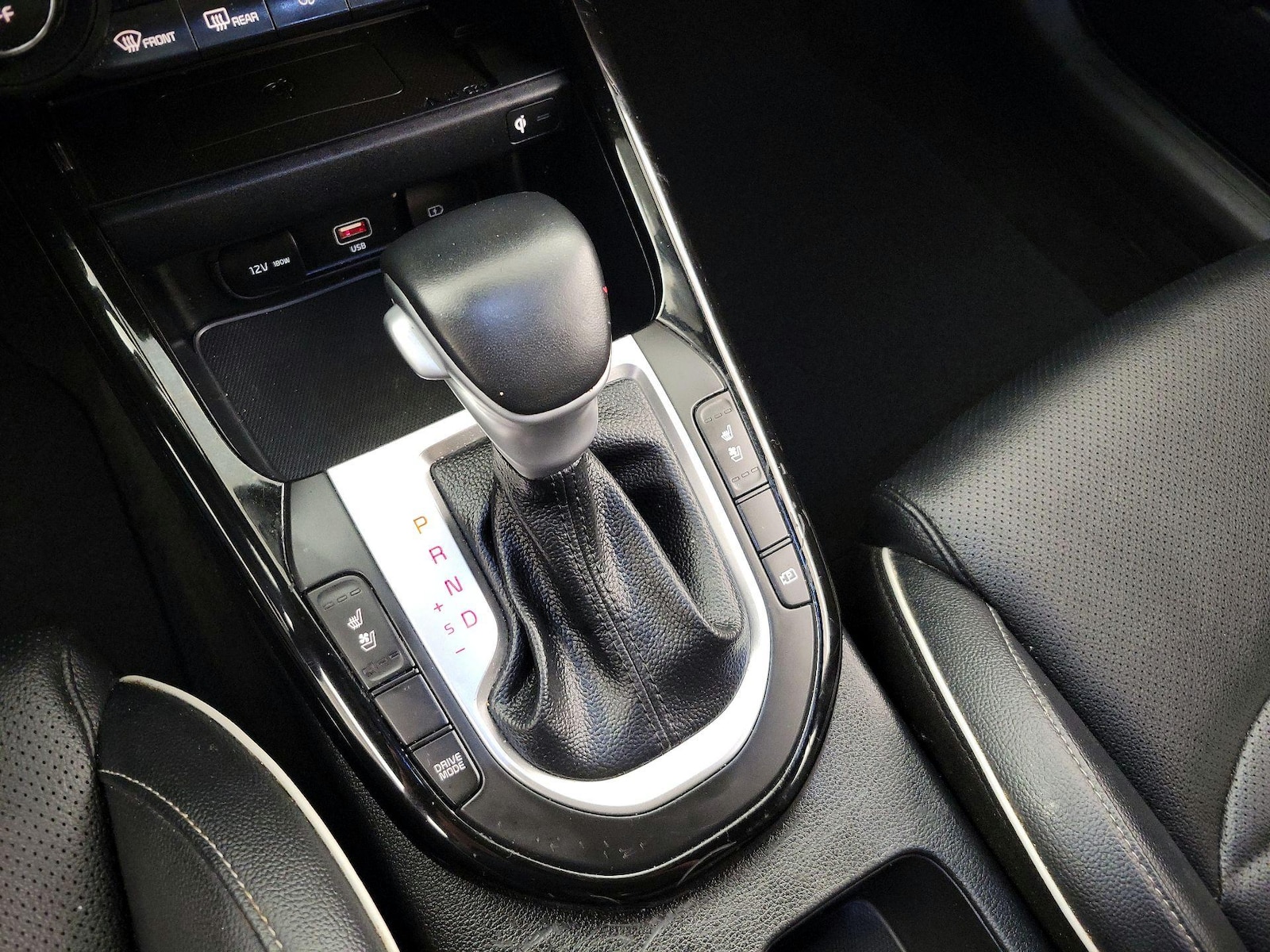 2024 Kia Forte GT-Line - Photo 19