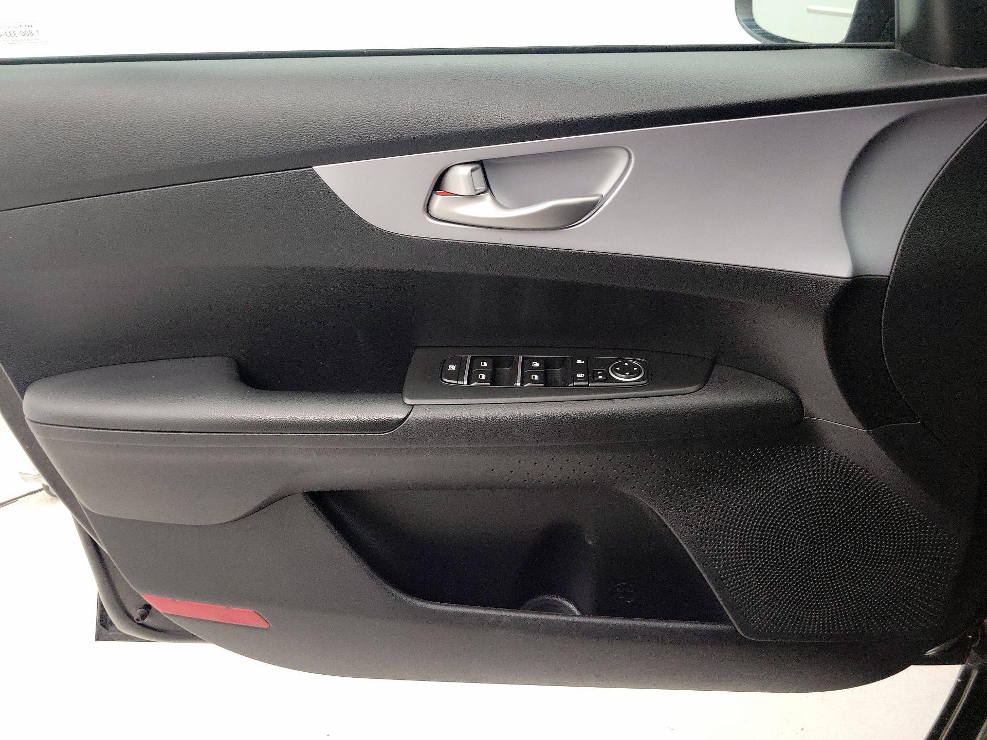 Thumbnail: 2024 Kia Forte - 12