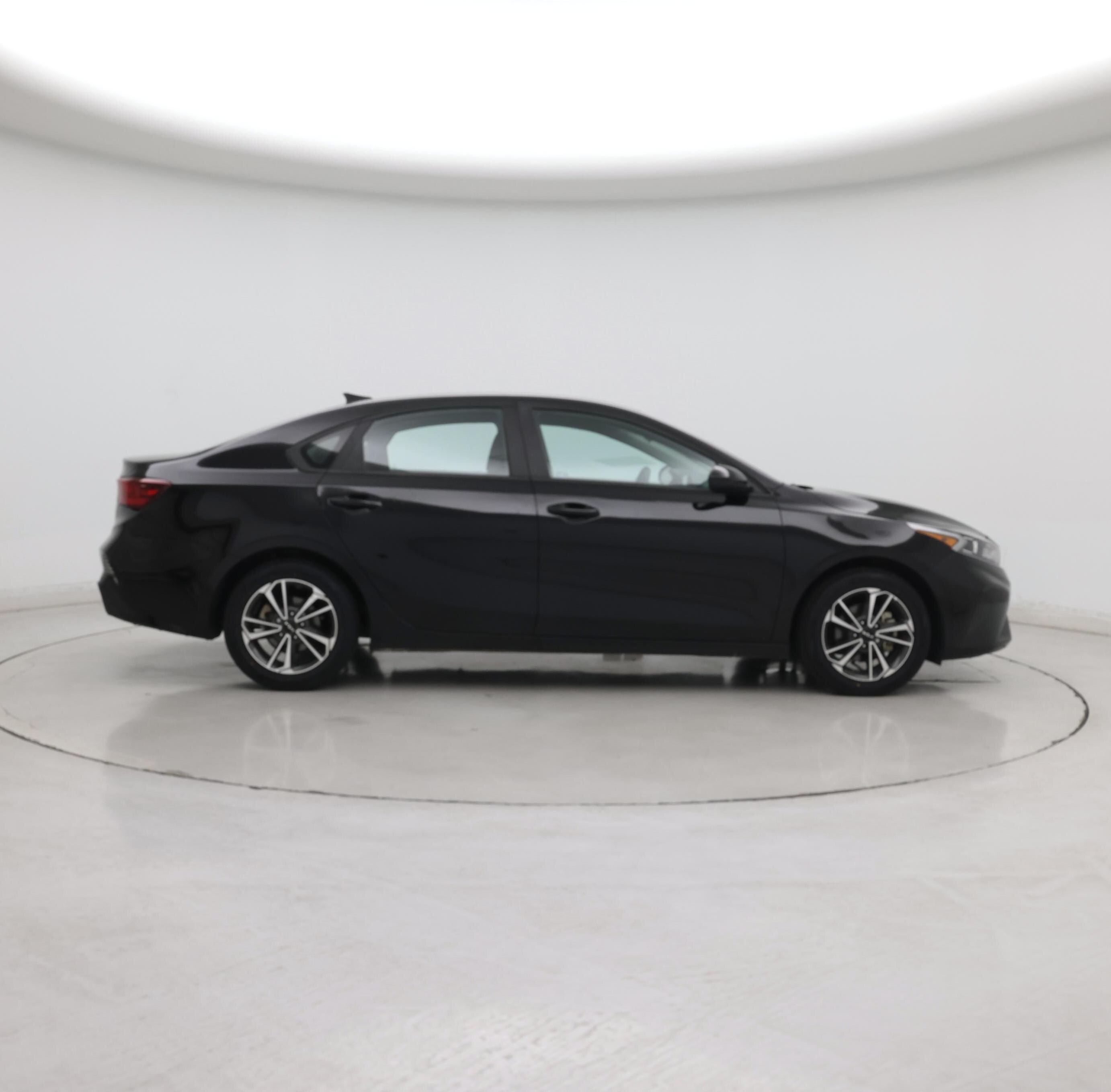 Thumbnail: 2024 Kia Forte - 7