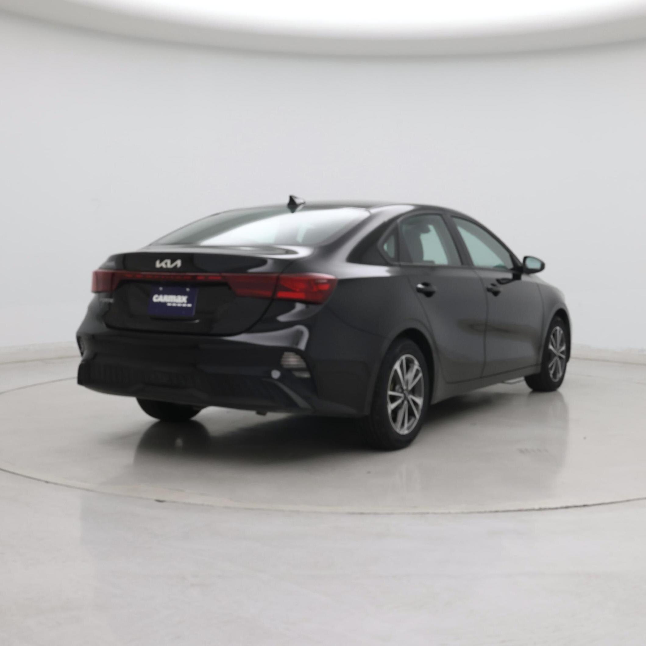 Thumbnail: 2024 Kia Forte - 8