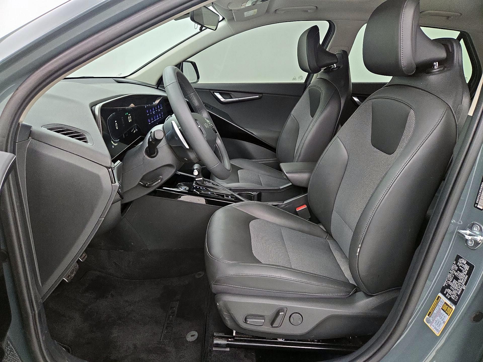 Thumbnail: 2024 Kia Niro - 11