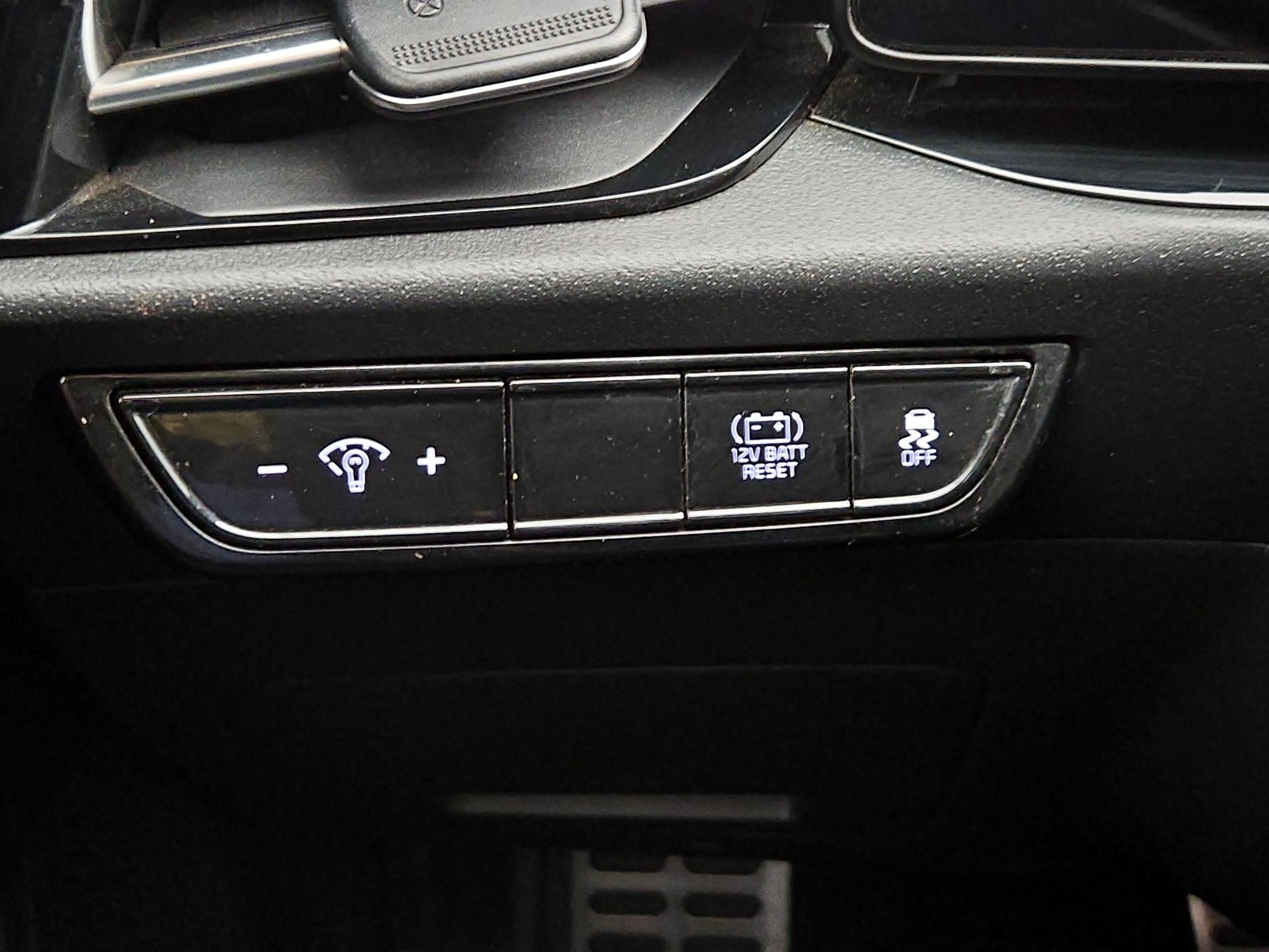 Thumbnail: 2024 Kia Niro - 13