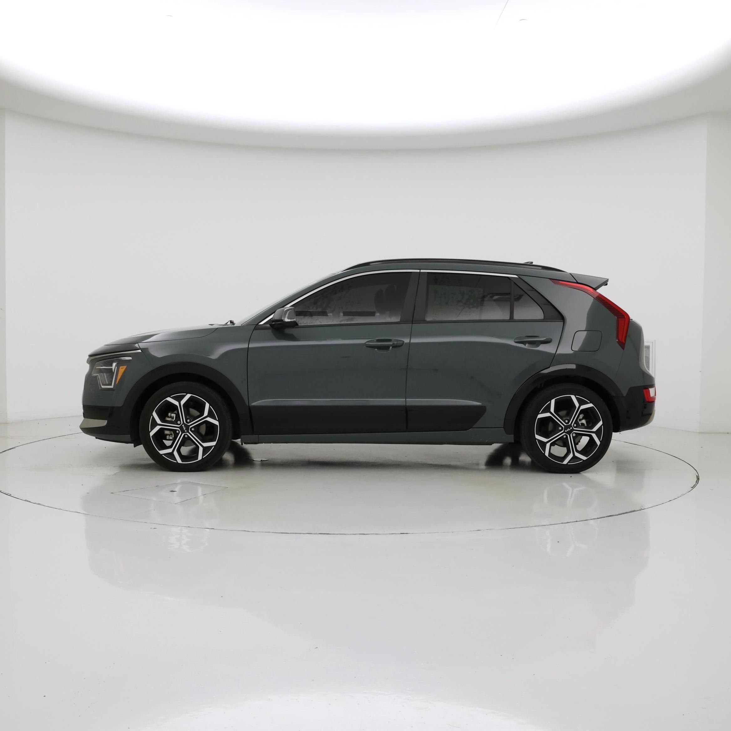 Thumbnail: 2024 Kia Niro - 3