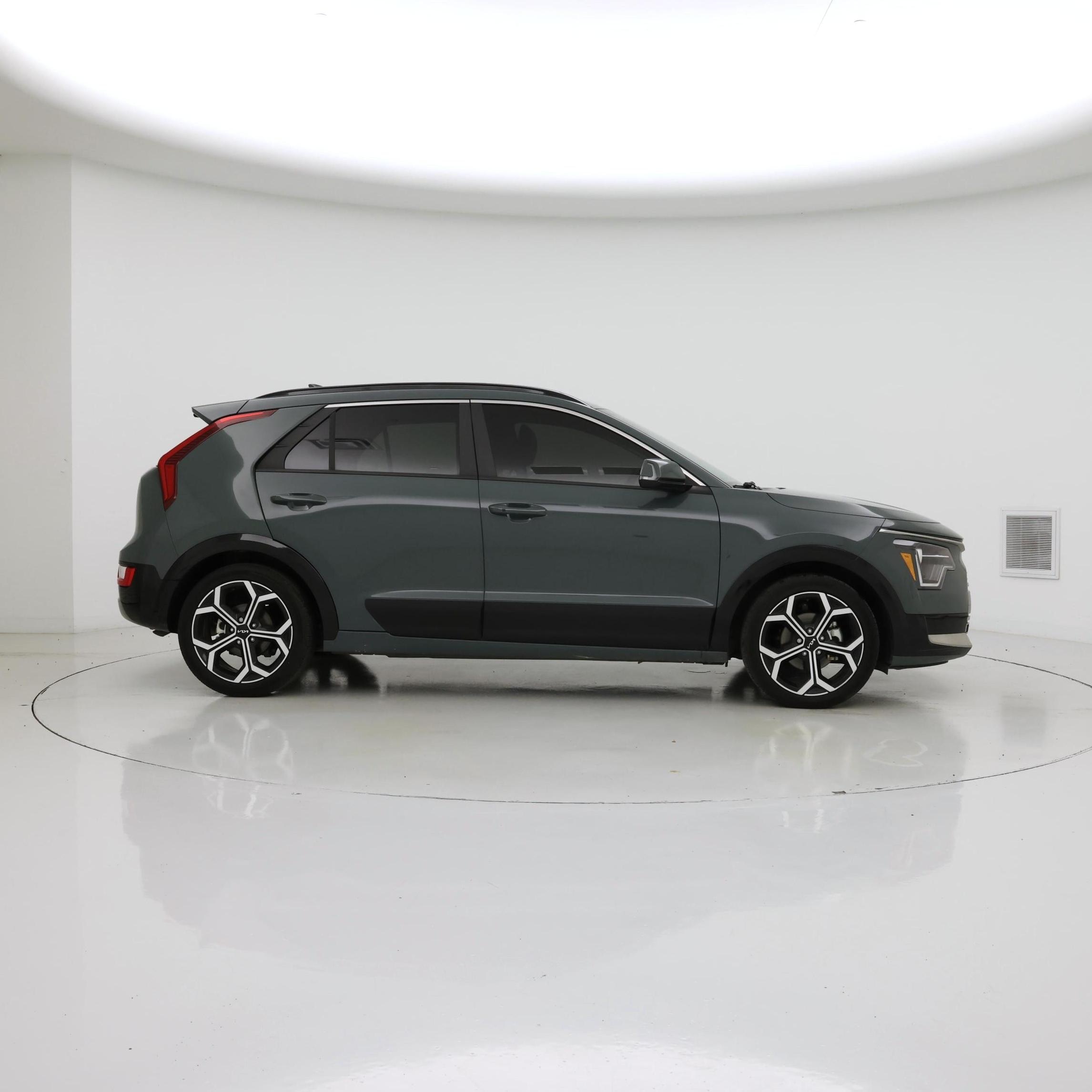 Thumbnail: 2024 Kia Niro - 7