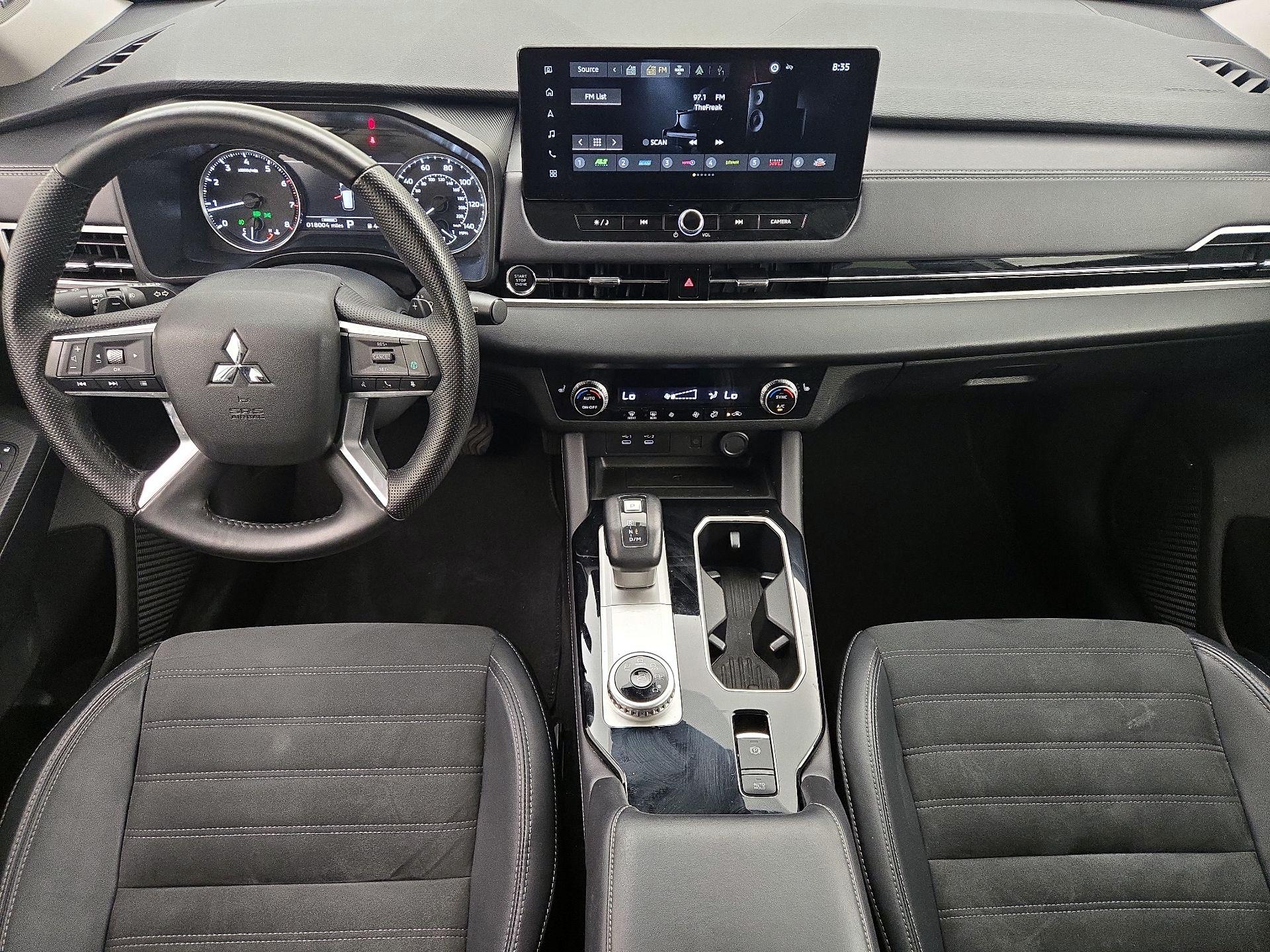 Thumbnail: 2025 Mitsubishi Outlander - 9