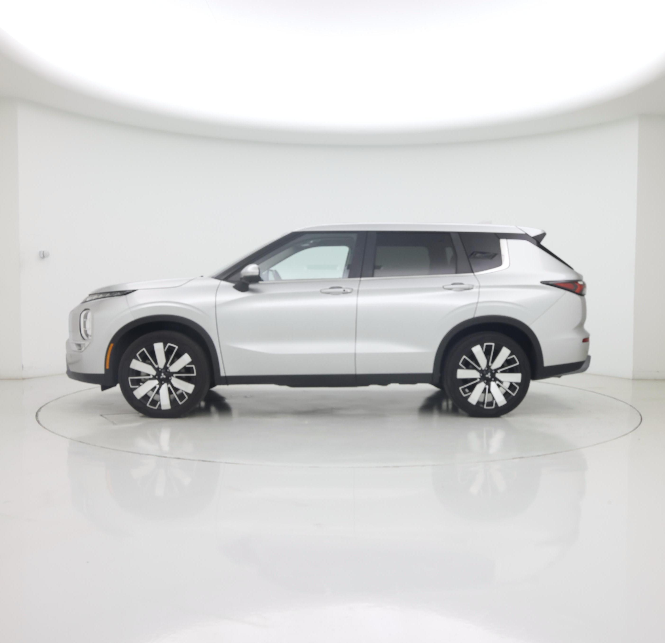Thumbnail: 2025 Mitsubishi Outlander - 3