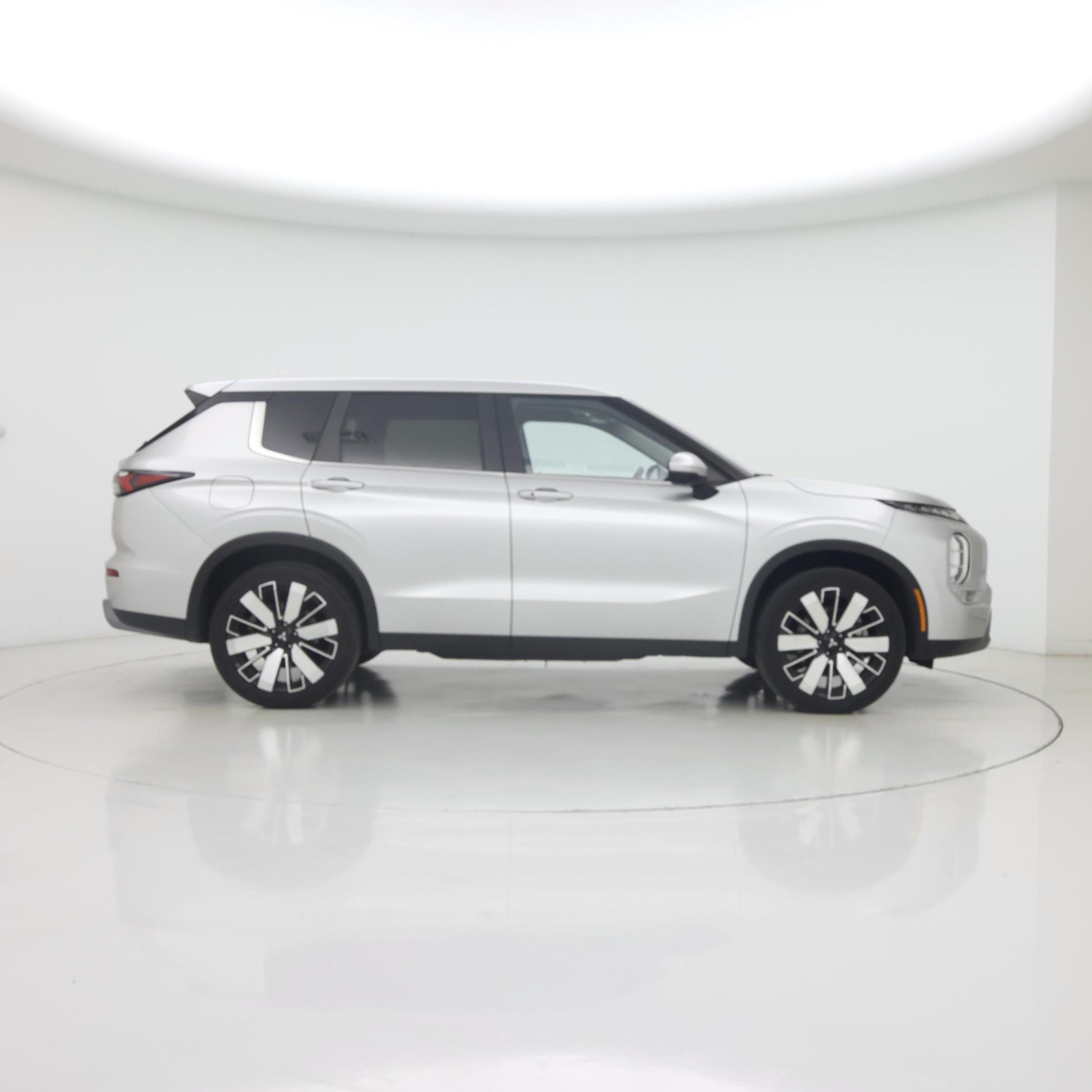 Thumbnail: 2025 Mitsubishi Outlander - 7