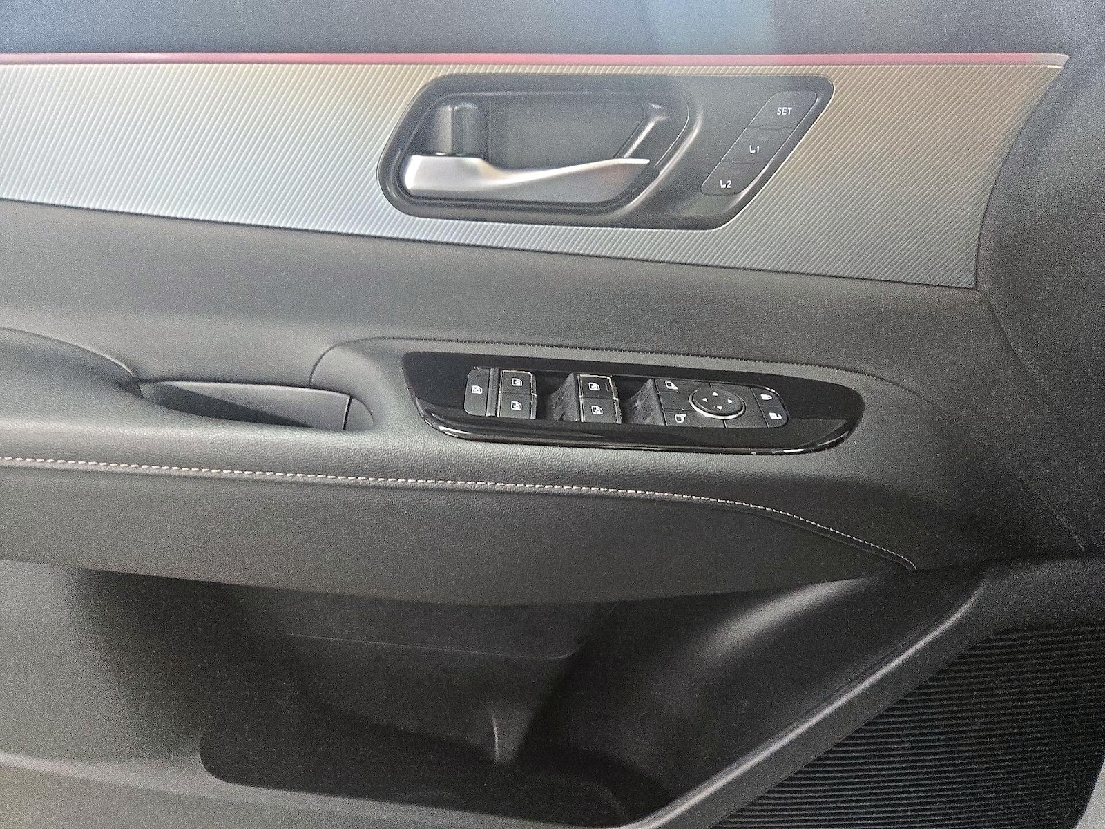 2025 Nissan Murano SL - Photo 13