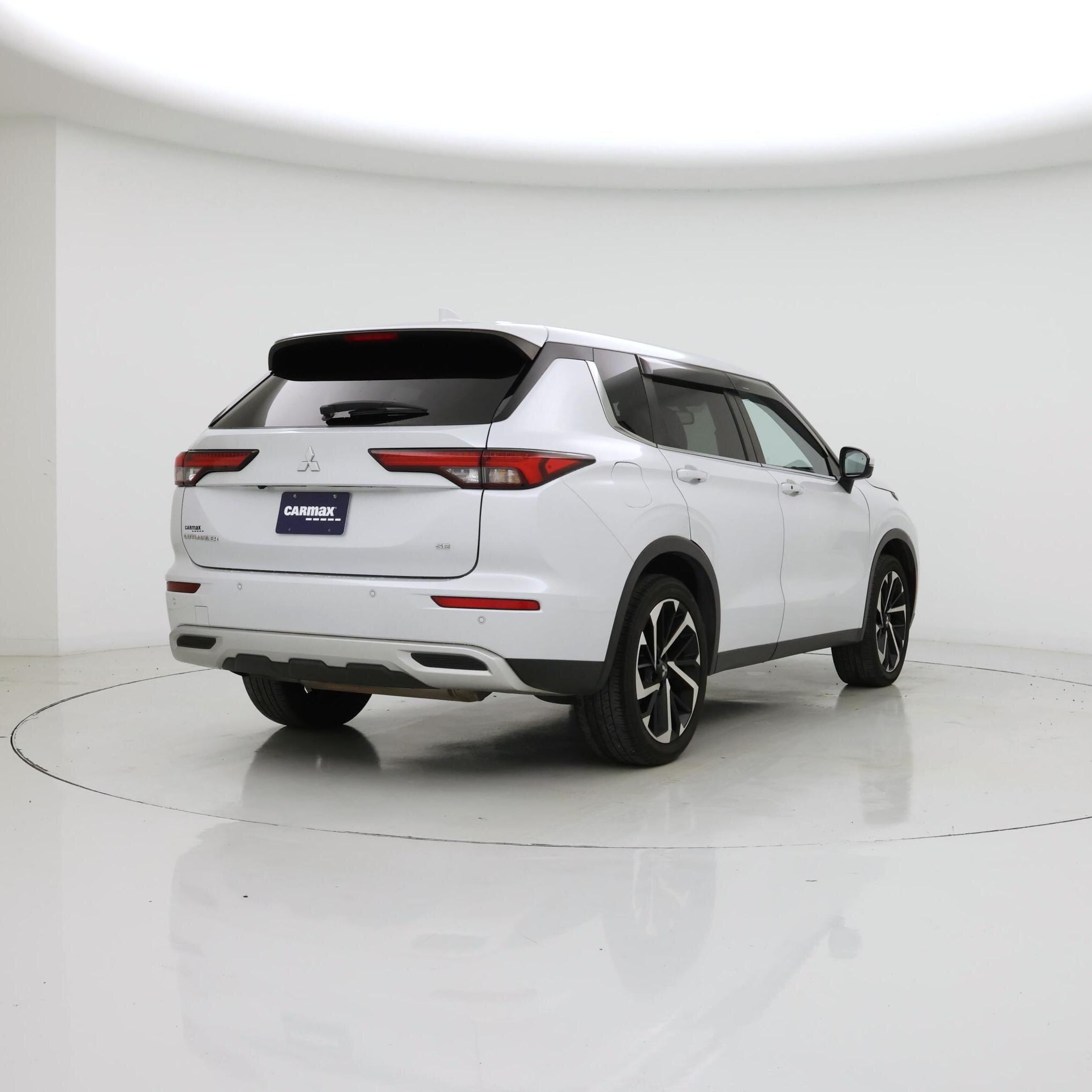 Thumbnail: 2023 Mitsubishi Outlander - 8