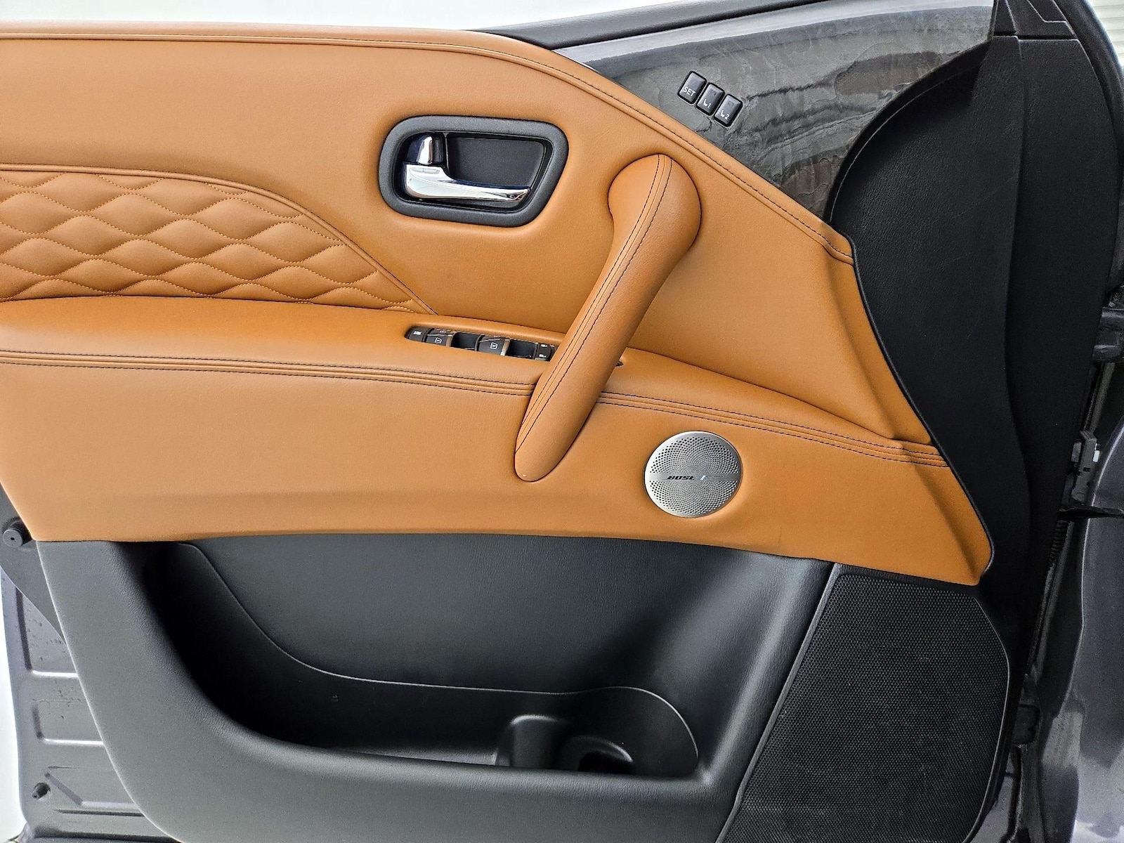 2023 INFINITI QX80 Sensory 4WD - Photo 13