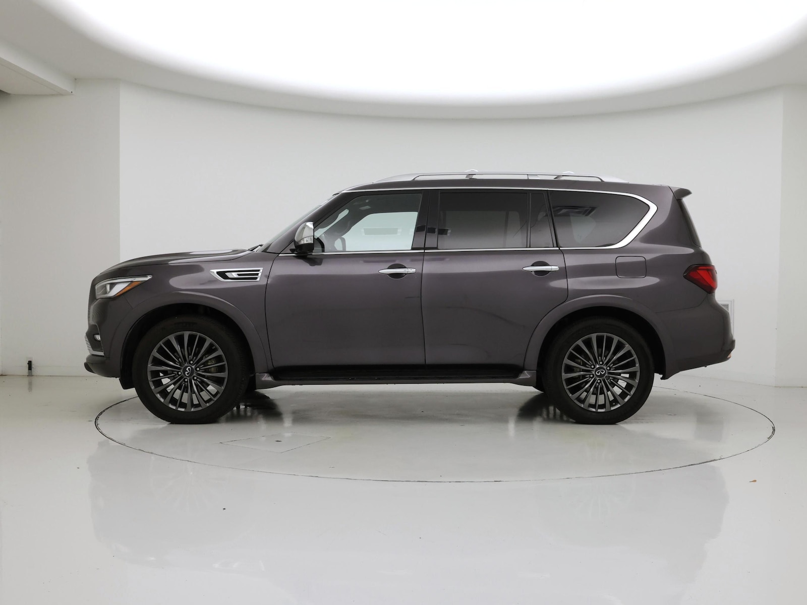 2023 INFINITI QX80 Sensory 4WD - Photo 4