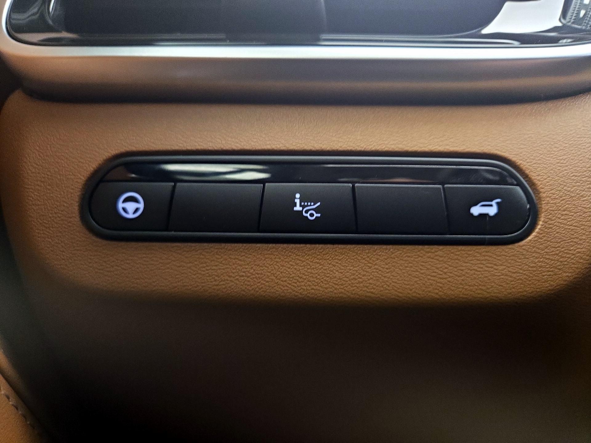 Thumbnail: 2023 INFINITI QX60 - 13