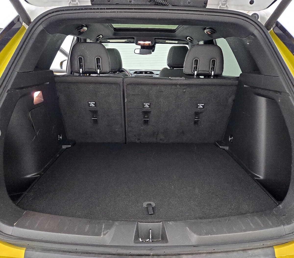 Trunk/Cargo (Seats Up)