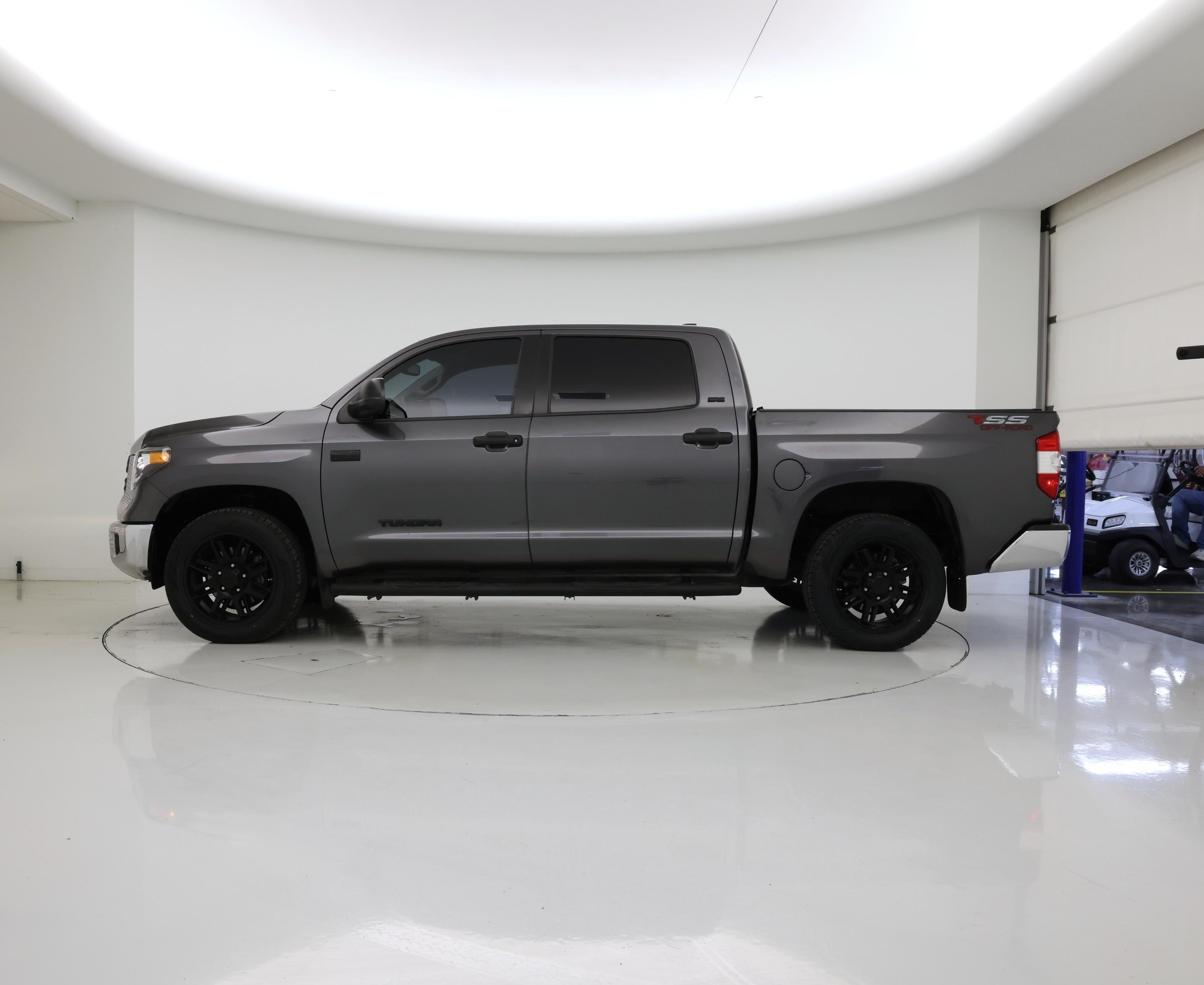 Thumbnail: 2021 Toyota Tundra - 3