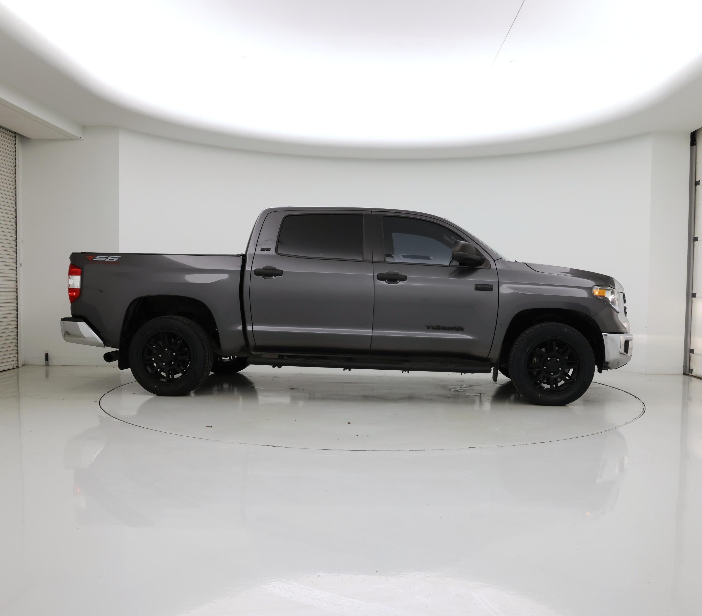 Thumbnail: 2021 Toyota Tundra - 7