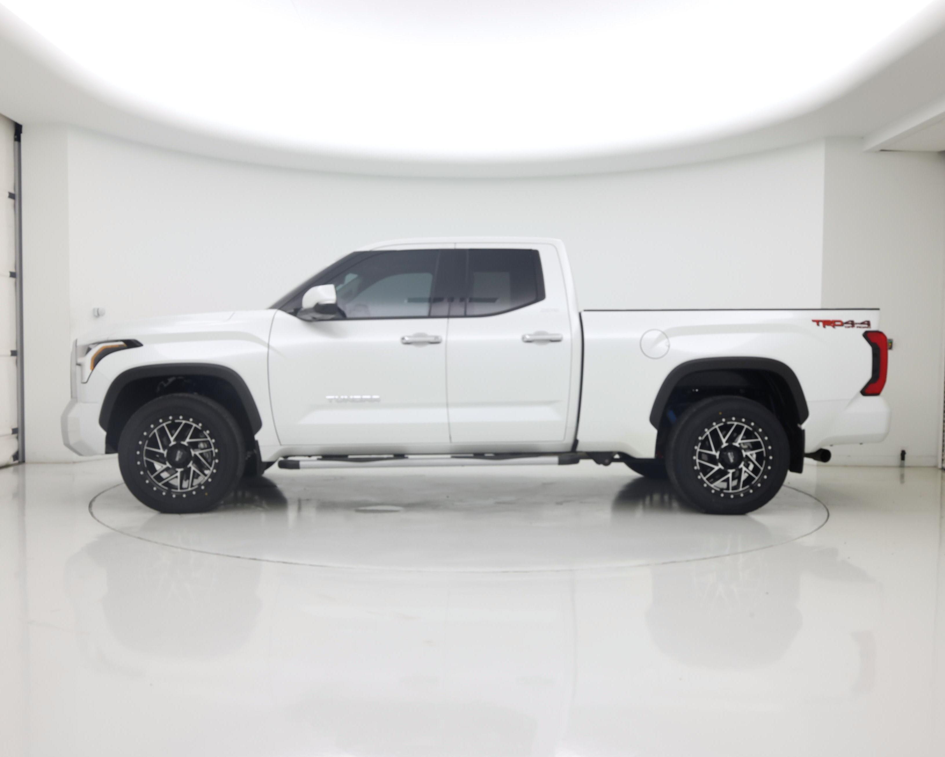 Thumbnail: 2022 Toyota Tundra - 3