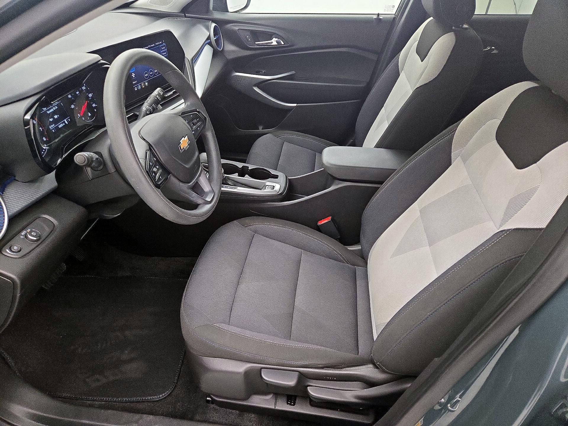 Thumbnail: 2025 Chevrolet Trax - 11