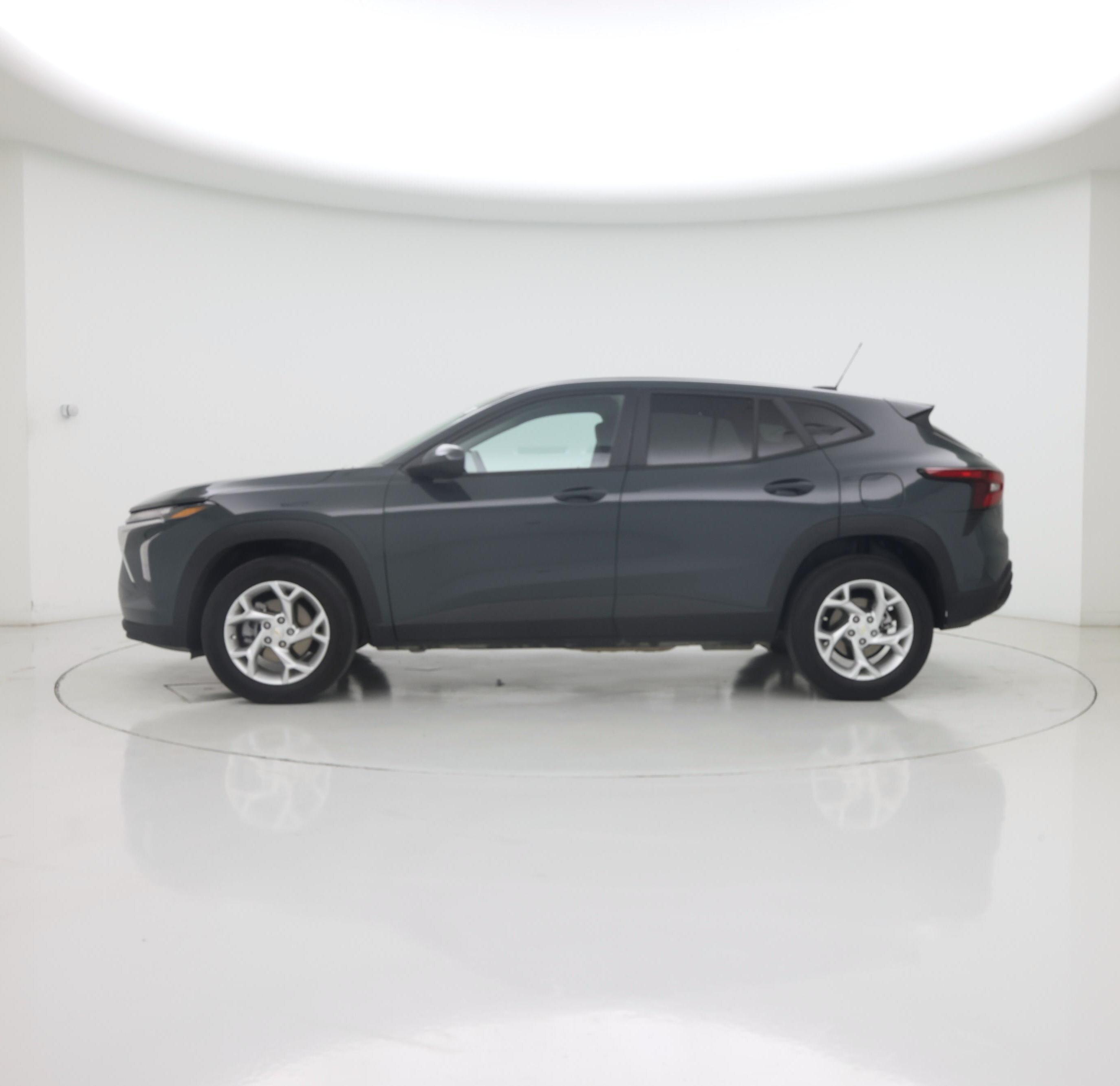 Thumbnail: 2025 Chevrolet Trax - 3