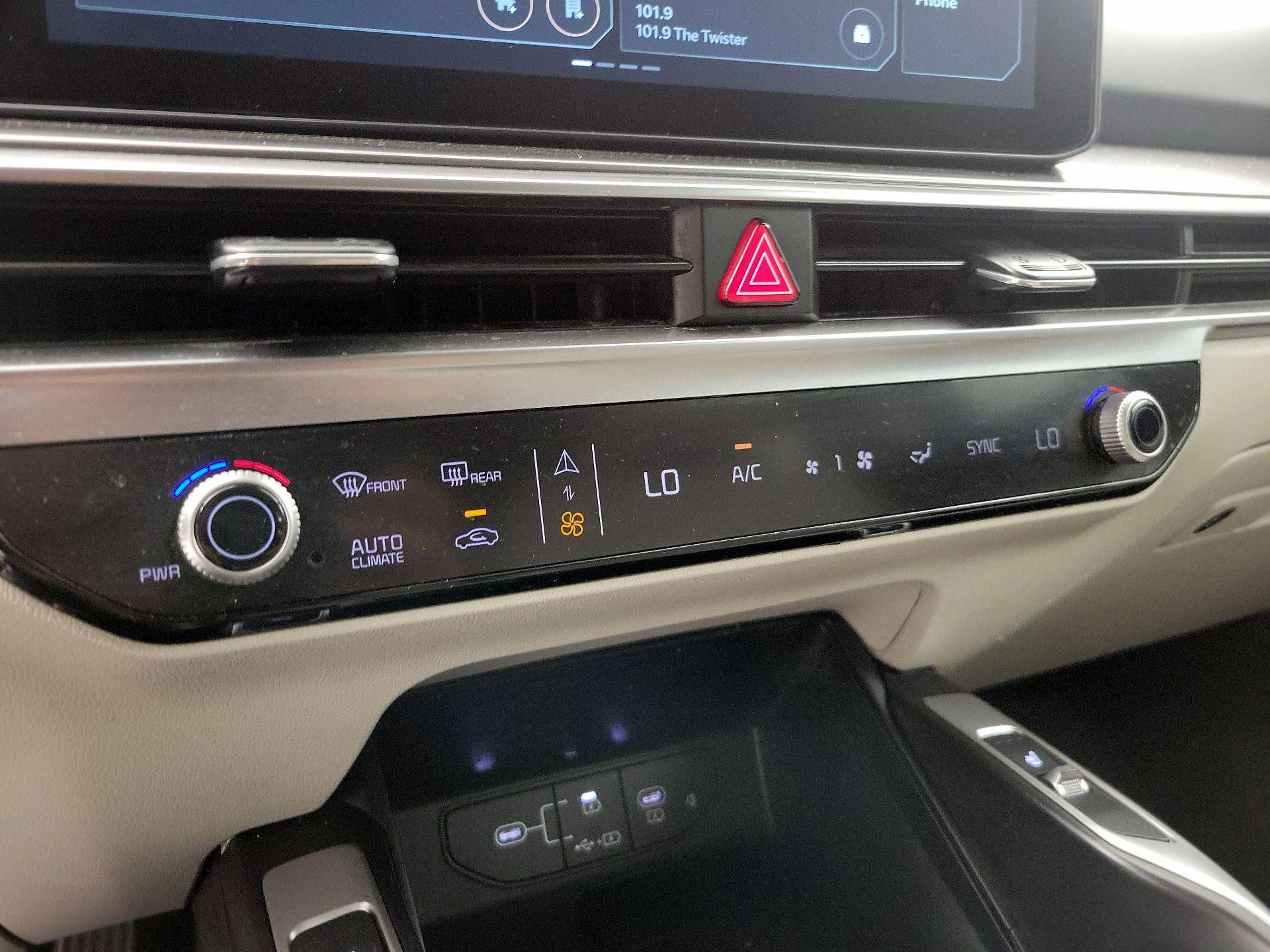 Thumbnail: 2025 Kia Sorento - 17